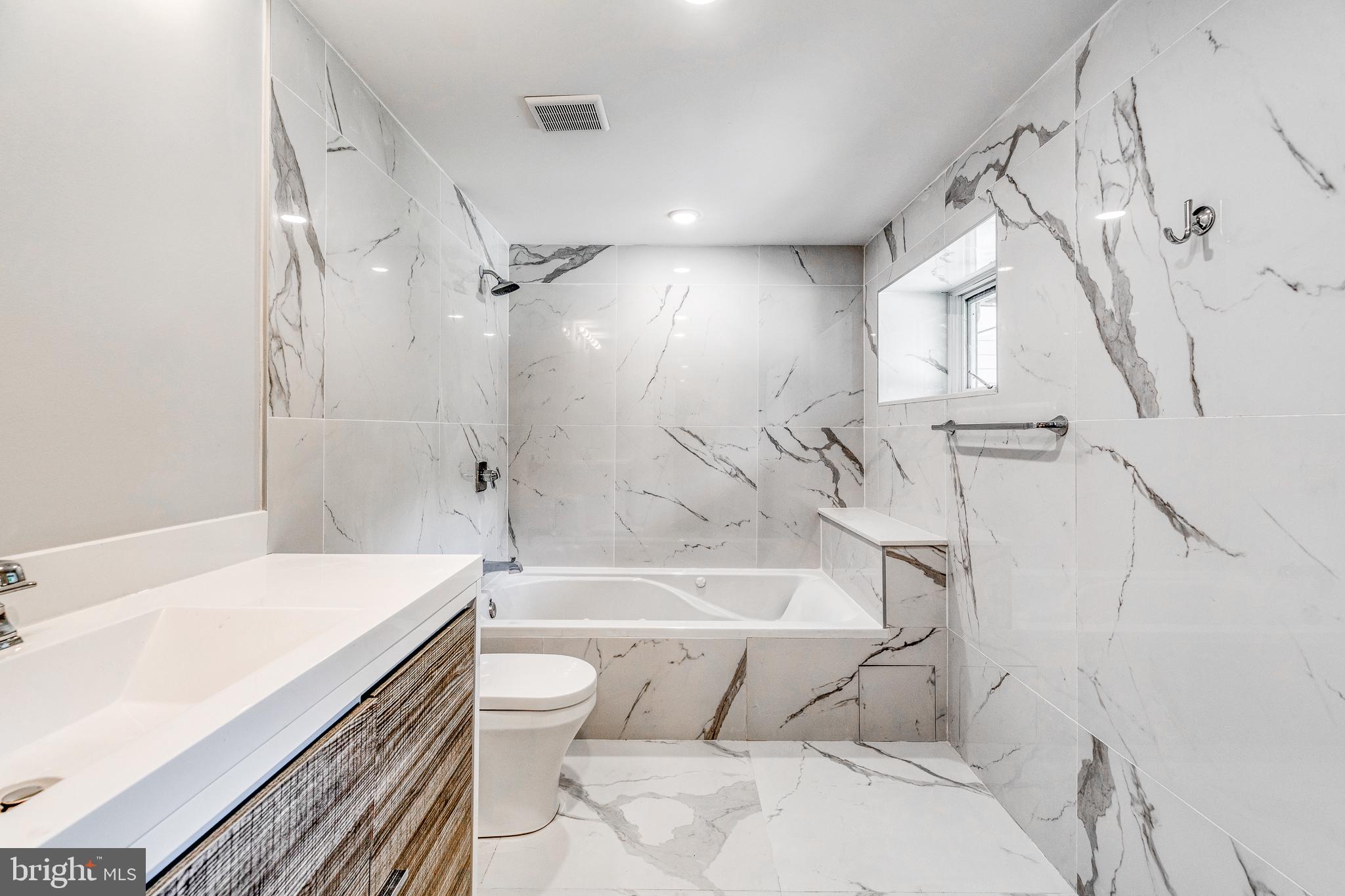 ANDORRA WOODS - Residential