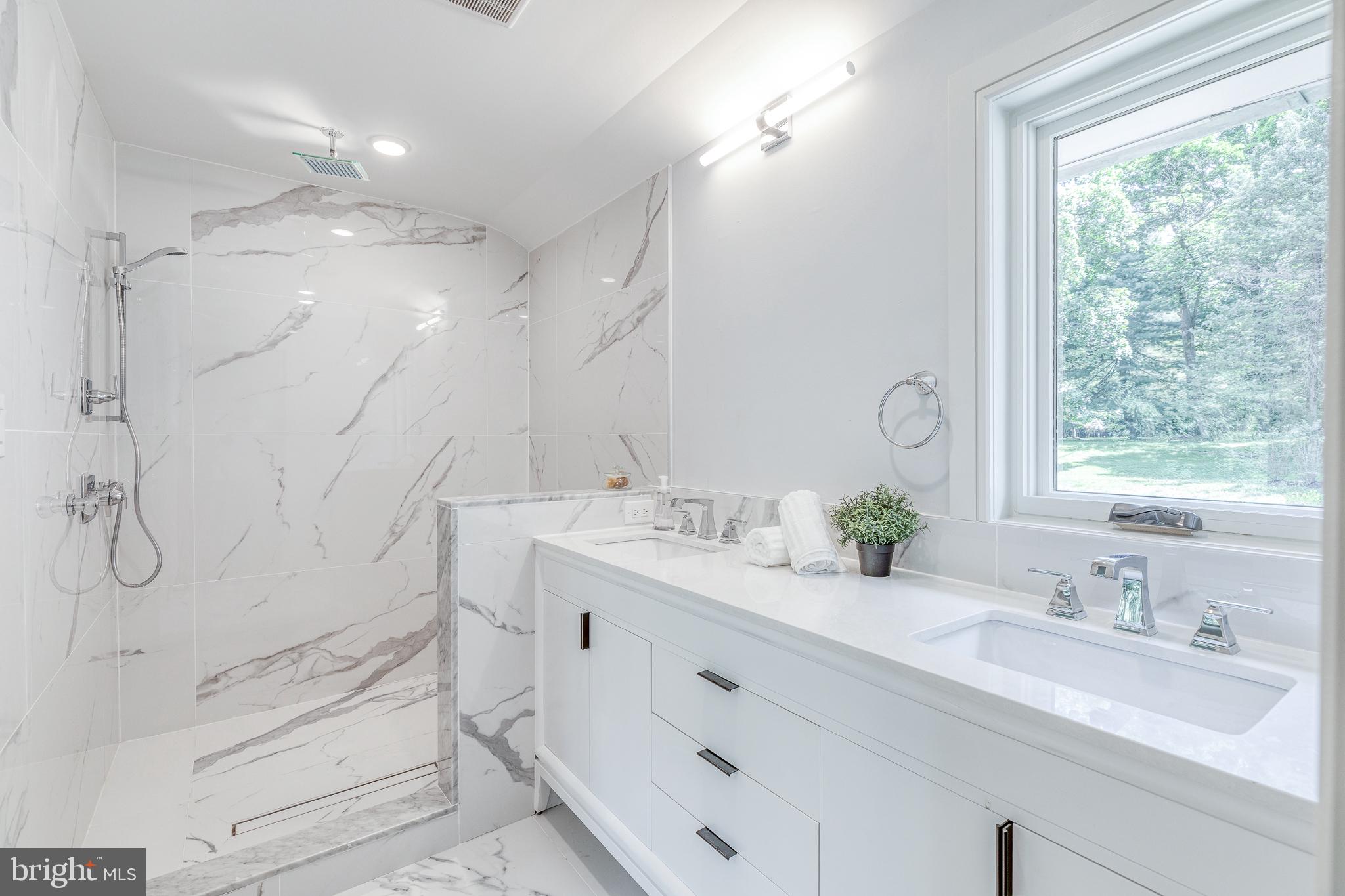 ANDORRA WOODS - Residential