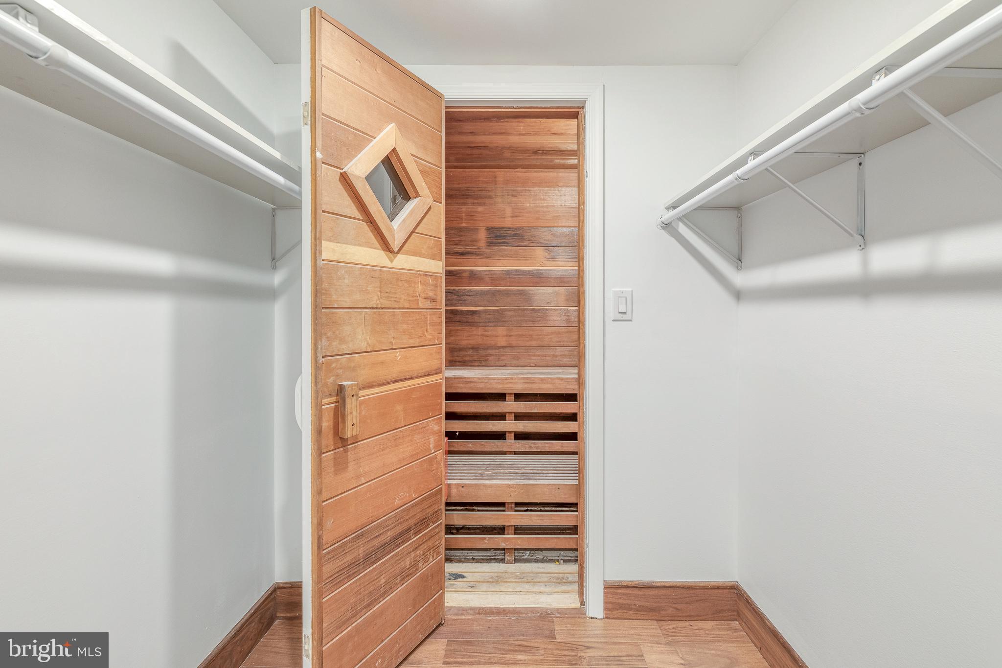 ANDORRA WOODS - Residential