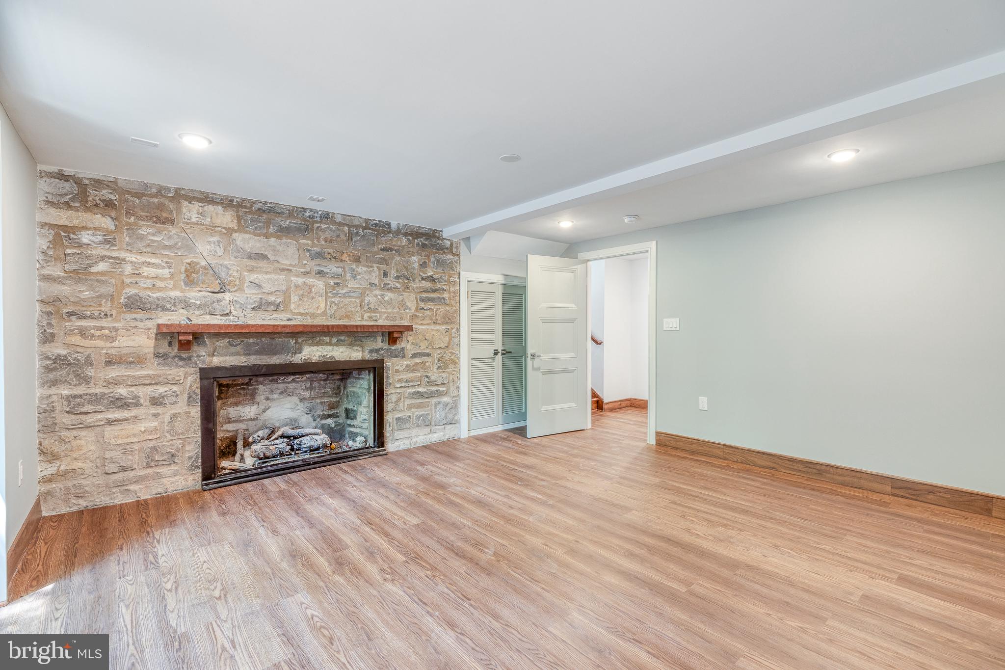 ANDORRA WOODS - Residential