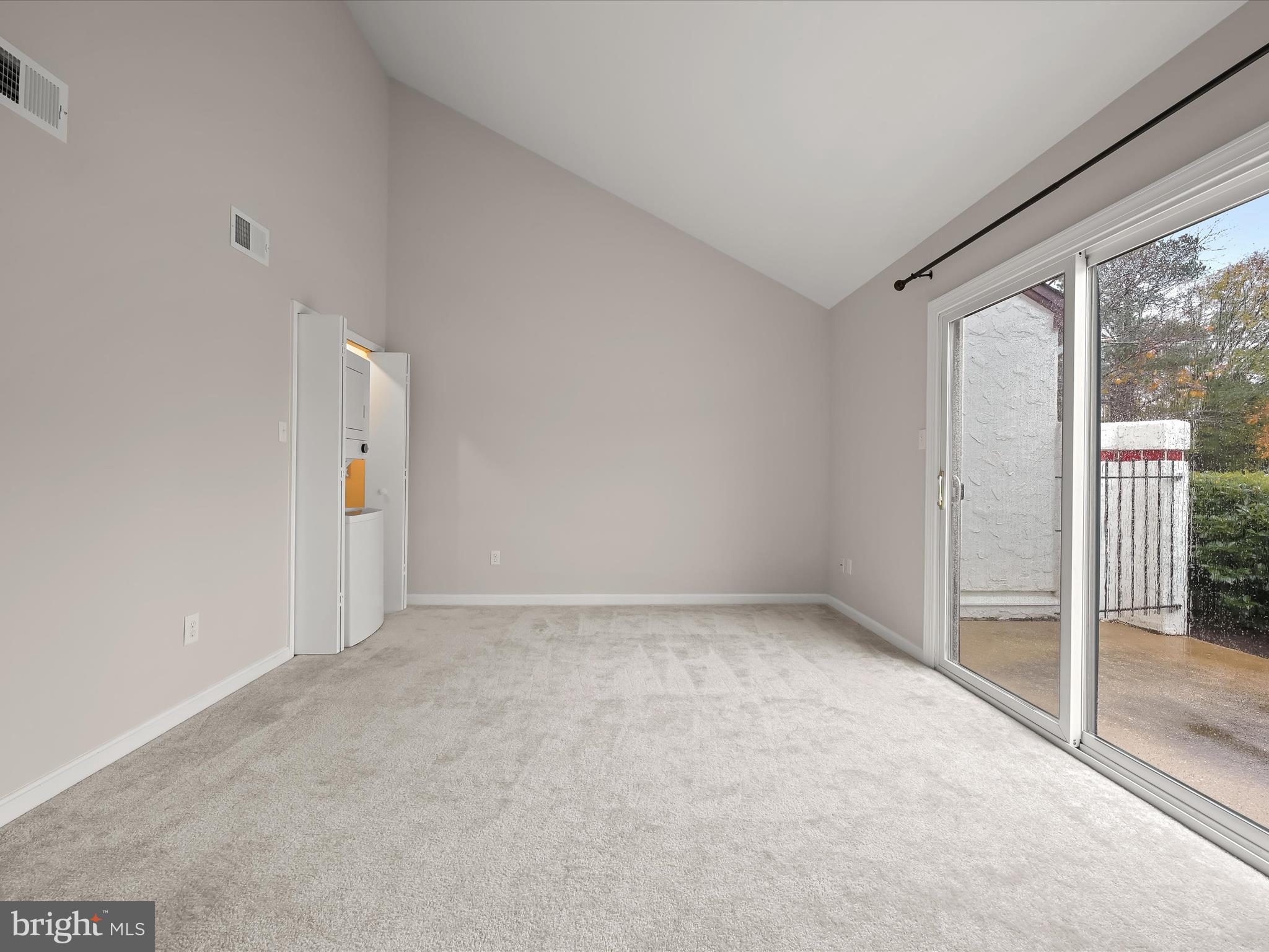 QUEENS LANDING - Residential