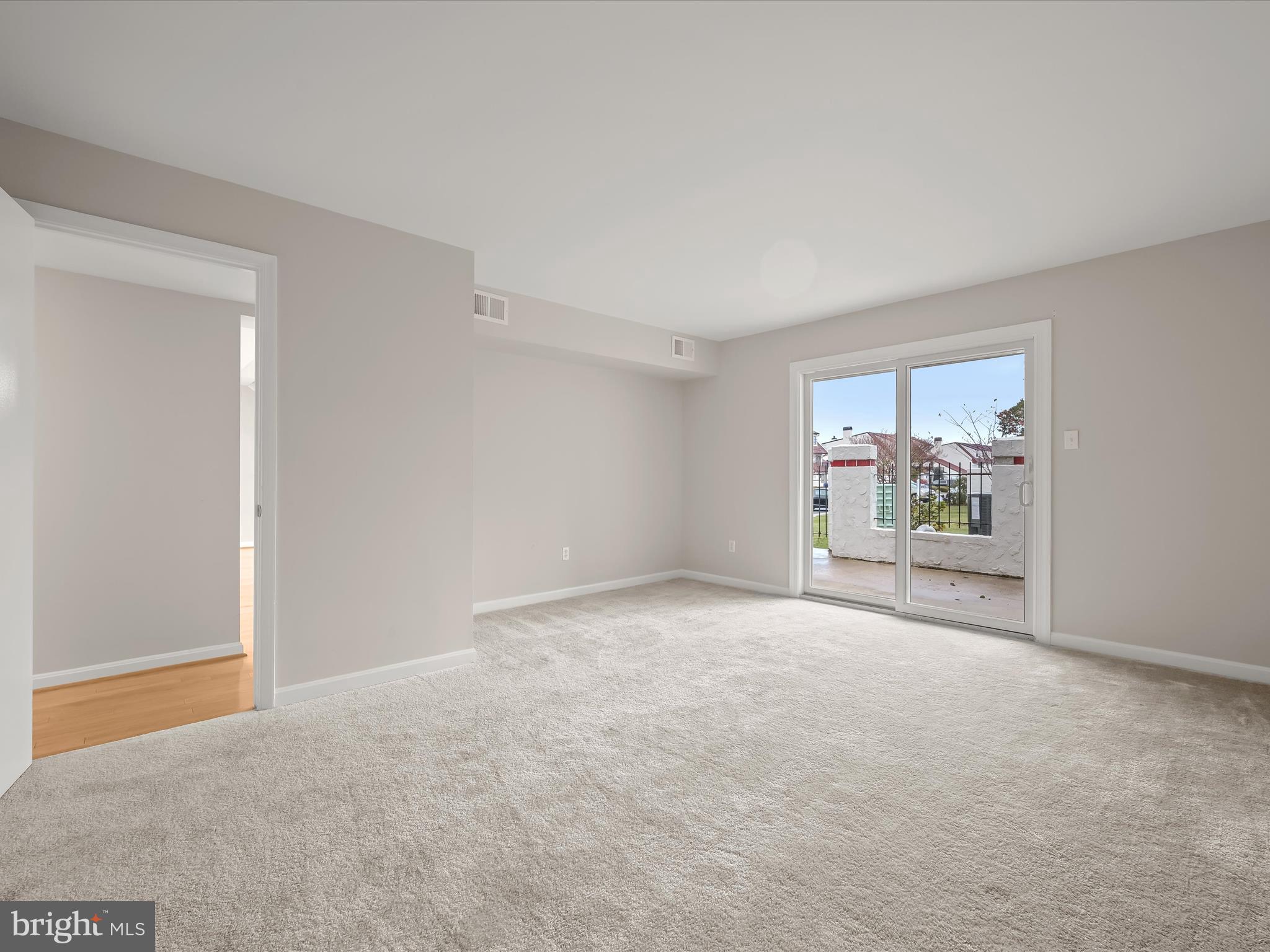 QUEENS LANDING - Residential