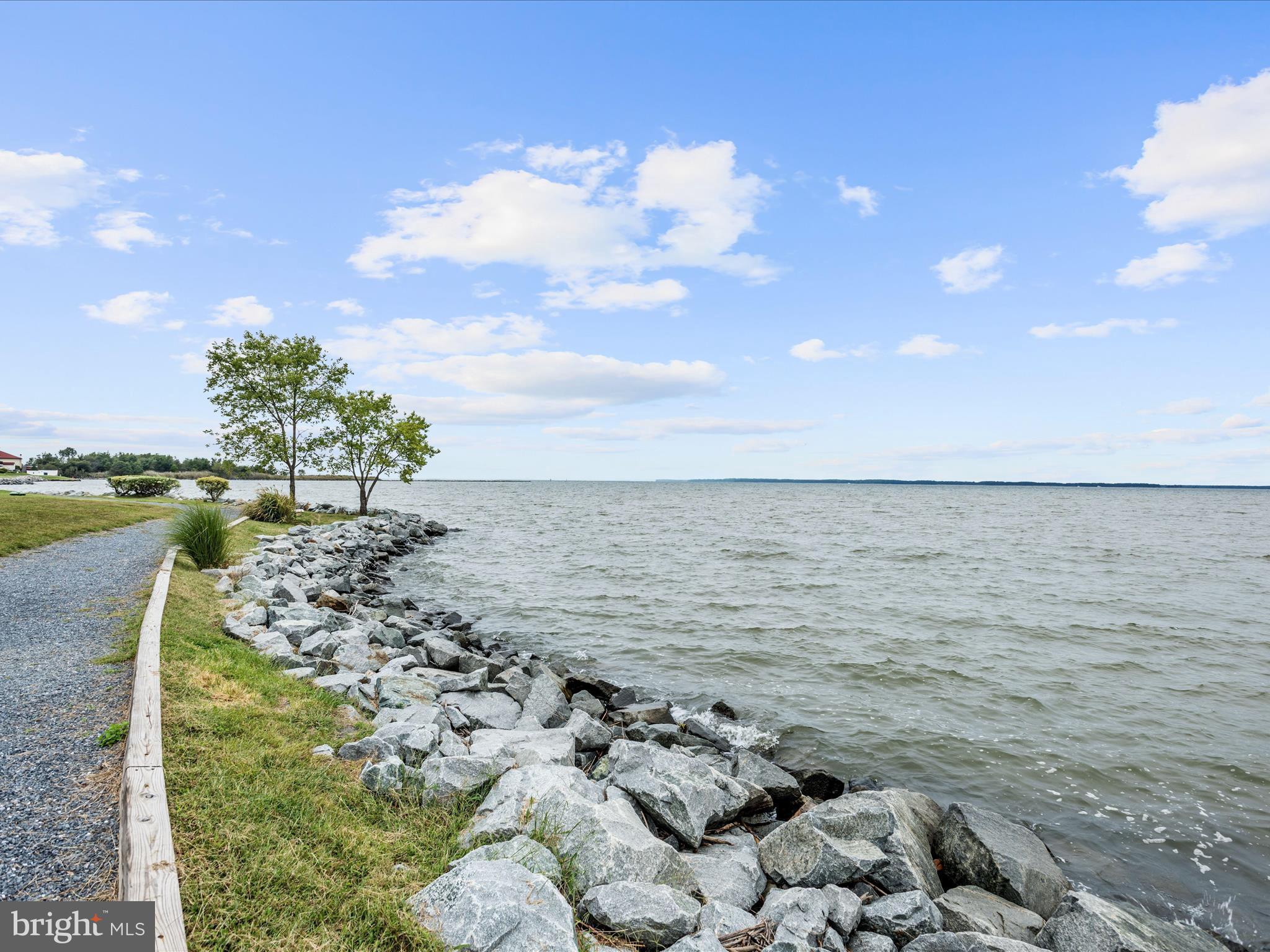 QUEENS LANDING - Residential