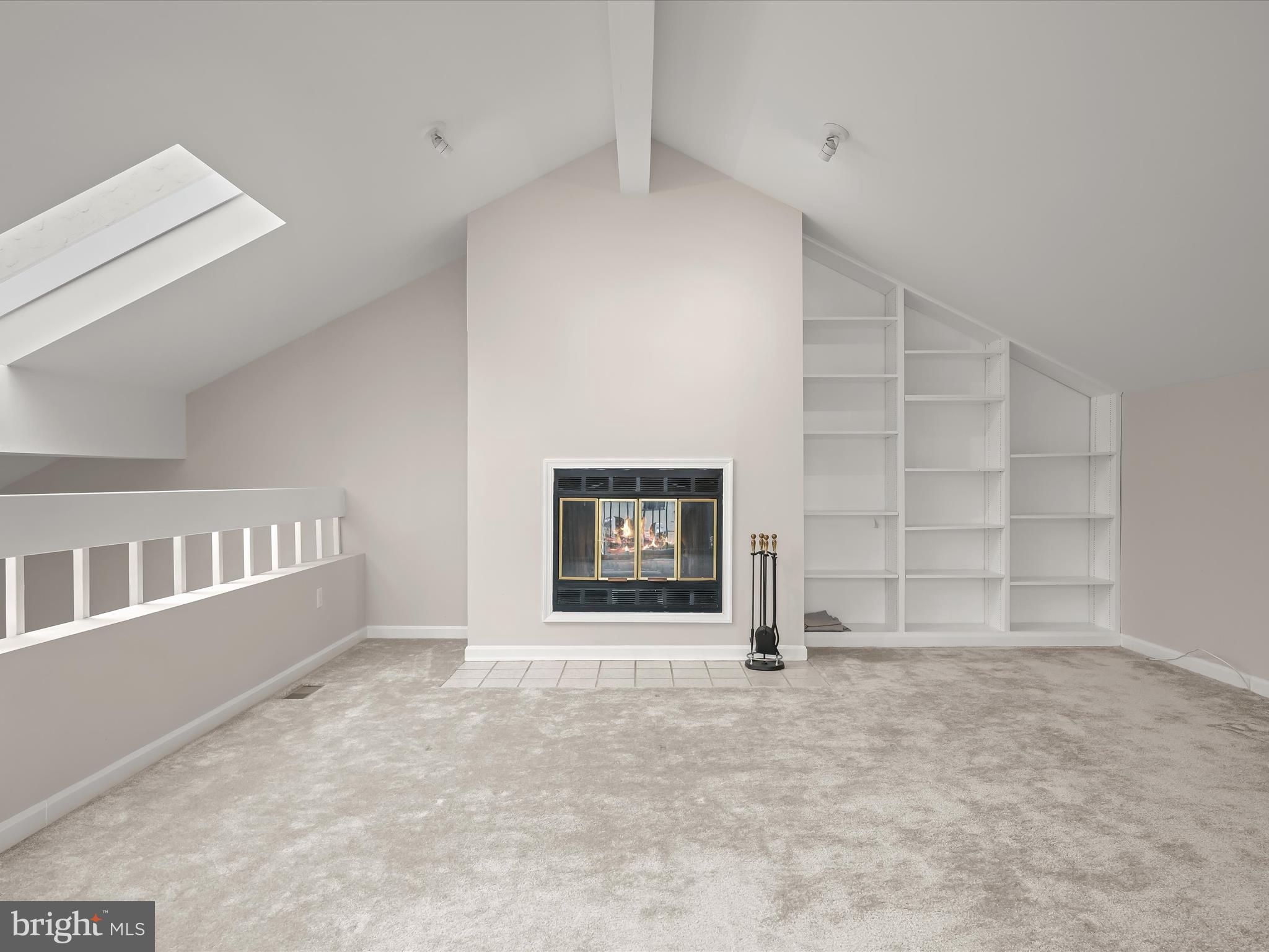 QUEENS LANDING - Residential