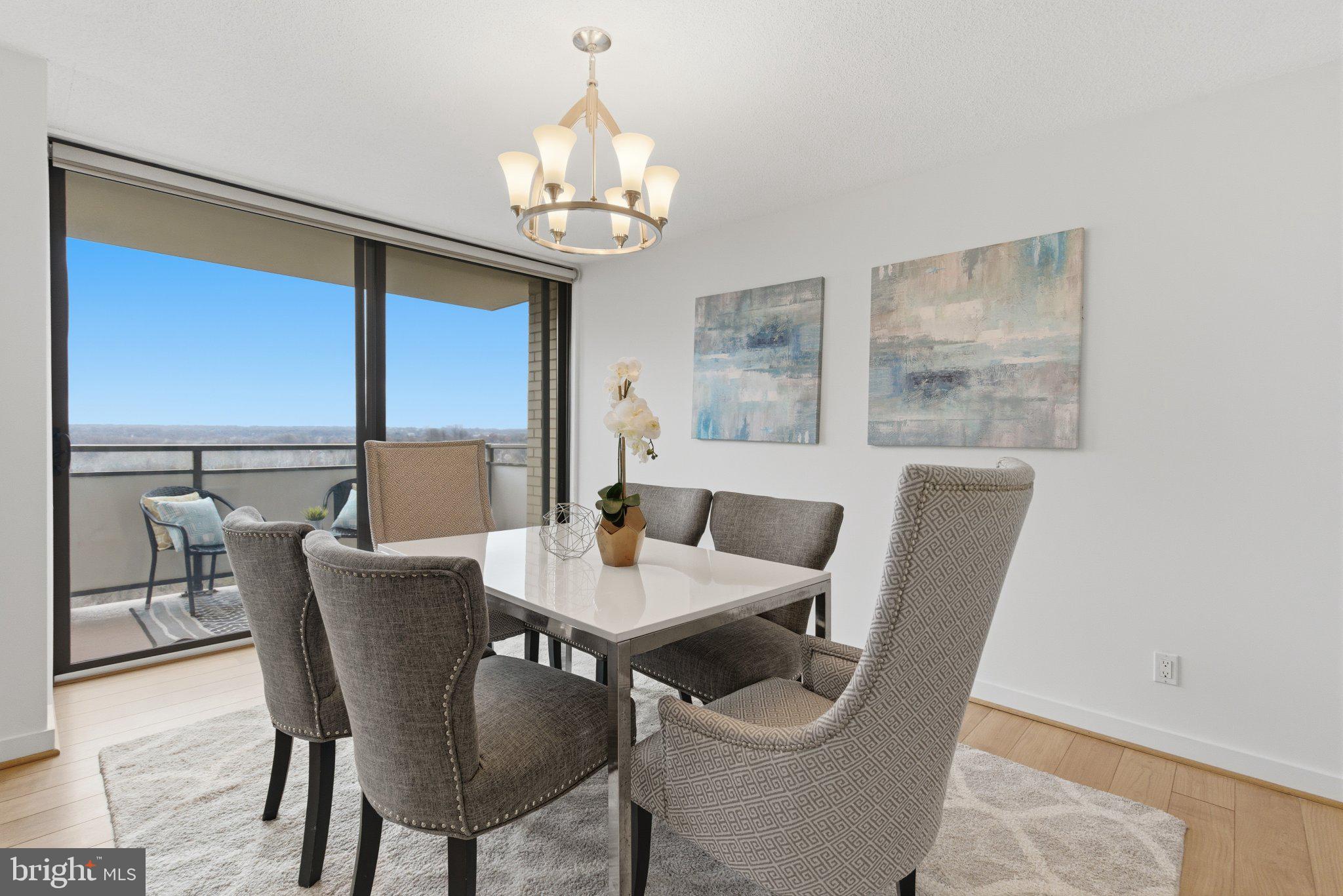 PROMENADE TOWERS - Residential