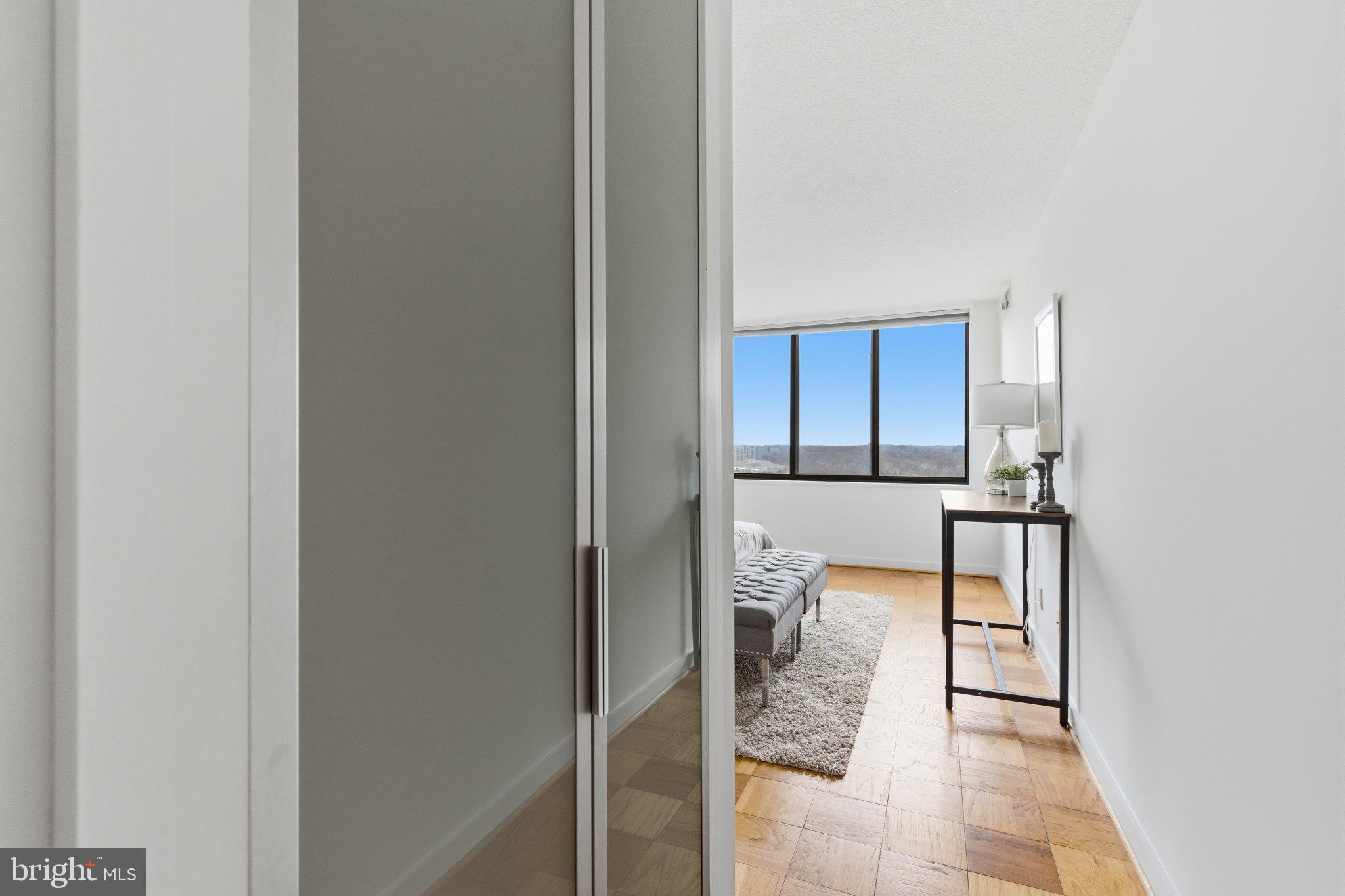 PROMENADE TOWERS - Residential