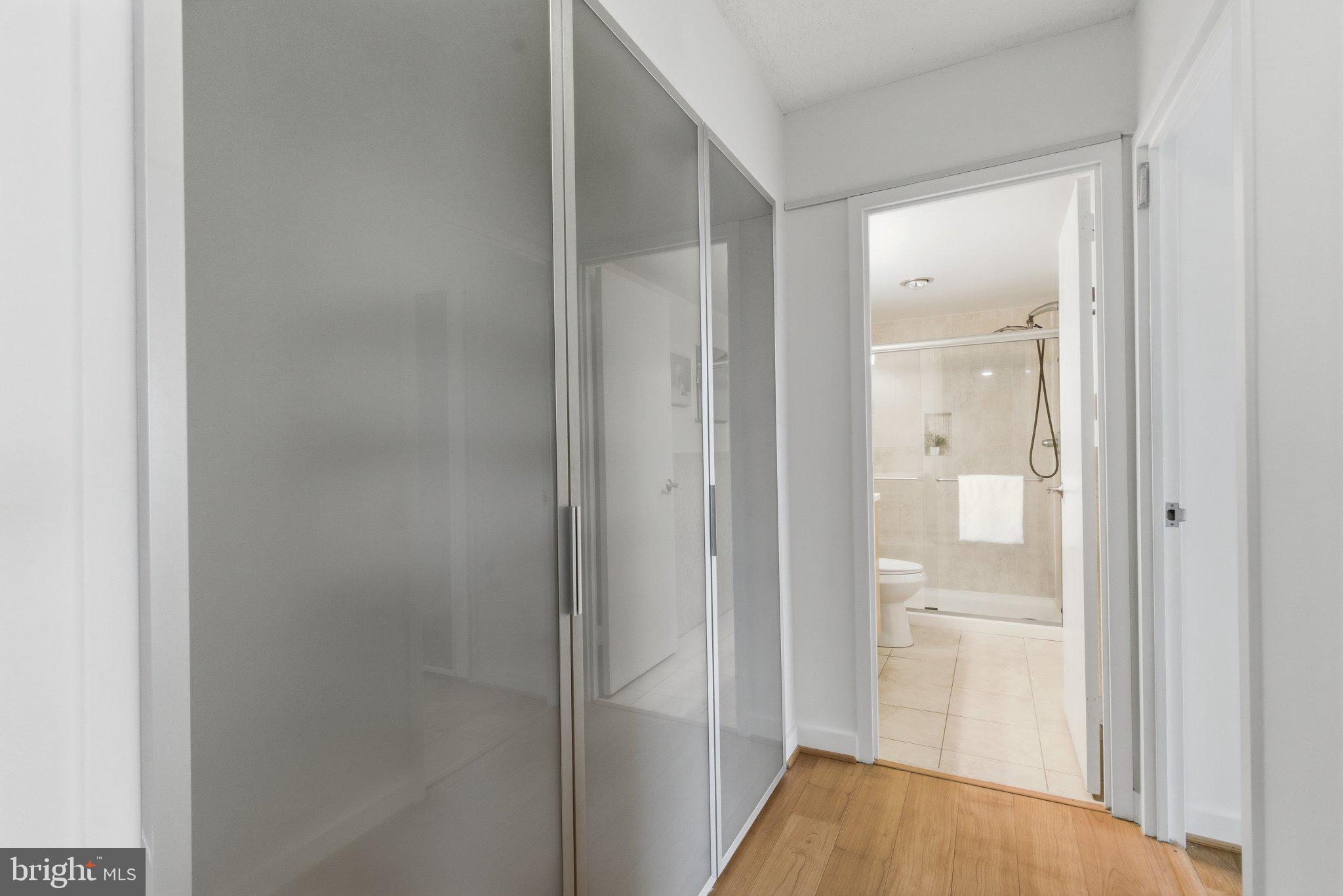 PROMENADE TOWERS - Residential