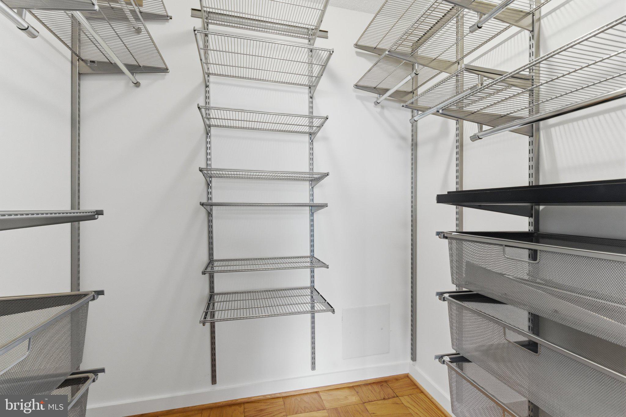 PROMENADE TOWERS - Residential