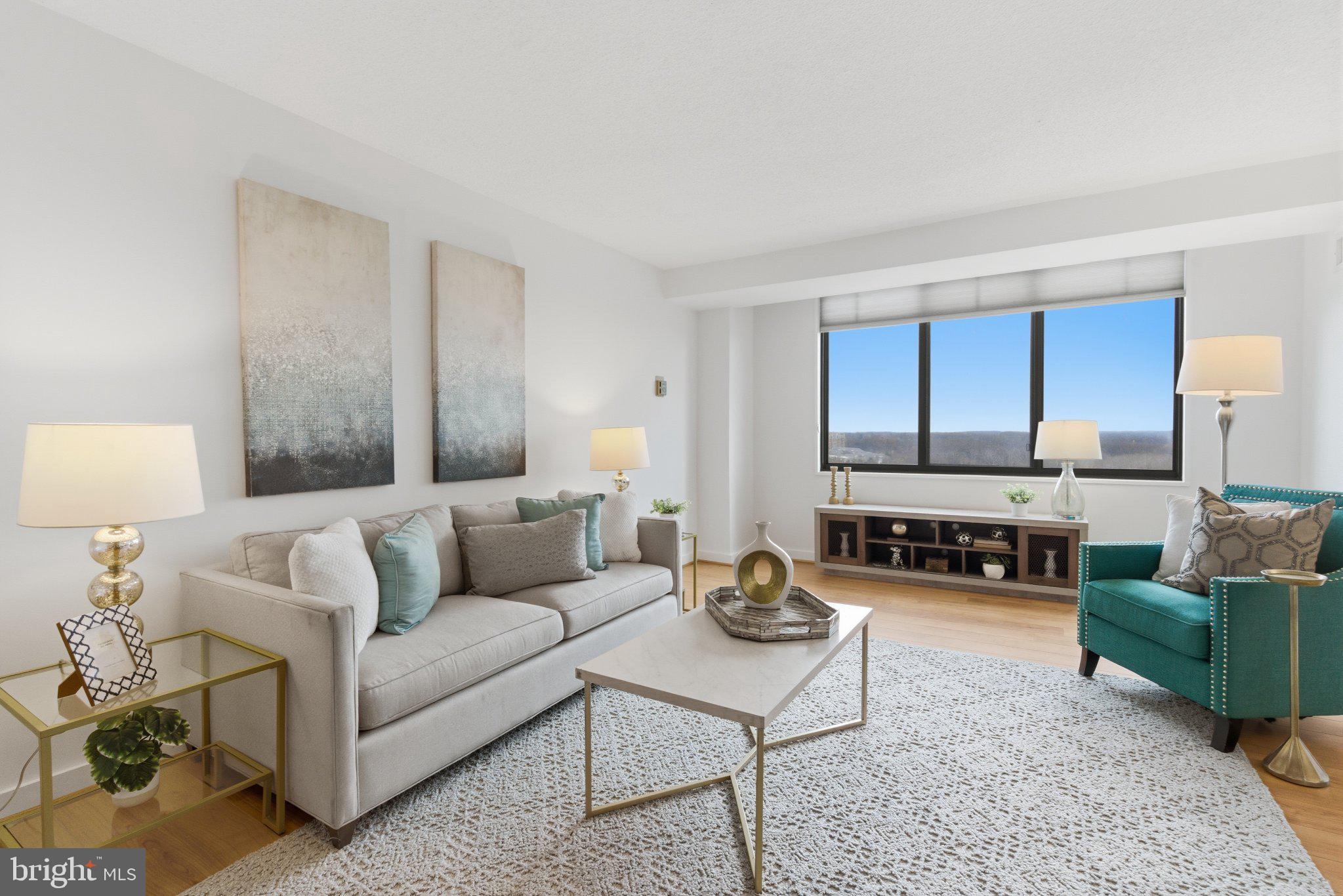 PROMENADE TOWERS - Residential