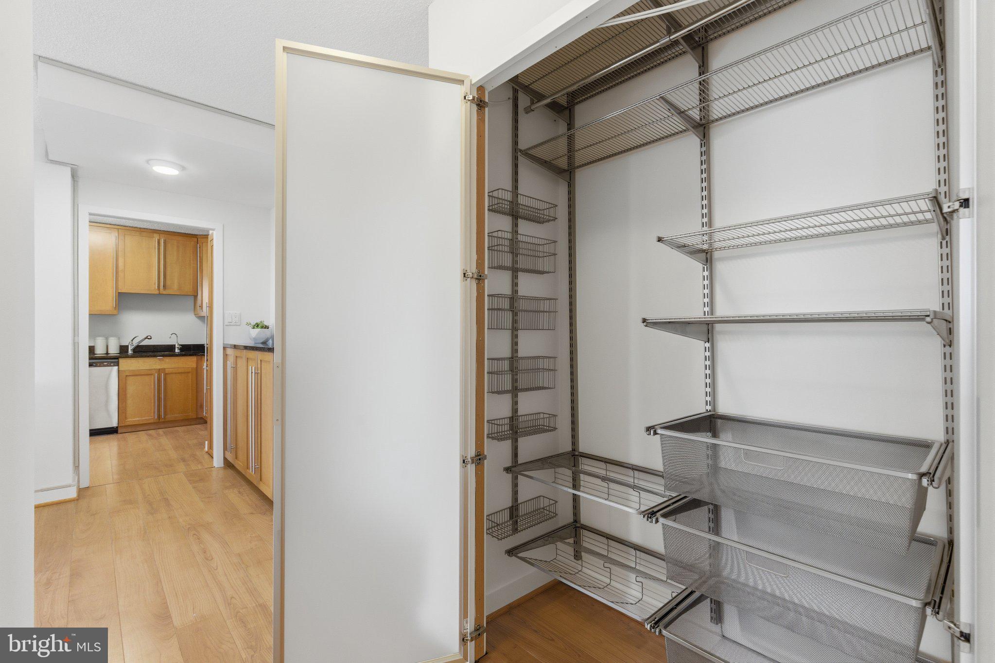 PROMENADE TOWERS - Residential