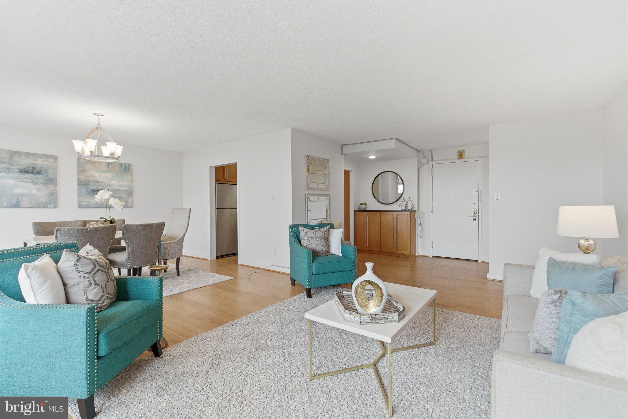 PROMENADE TOWERS - Residential