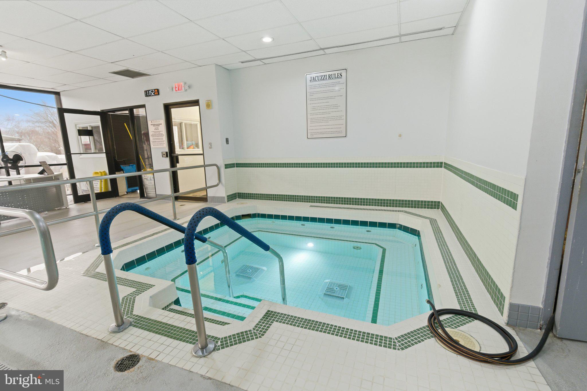 PROMENADE TOWERS - Residential