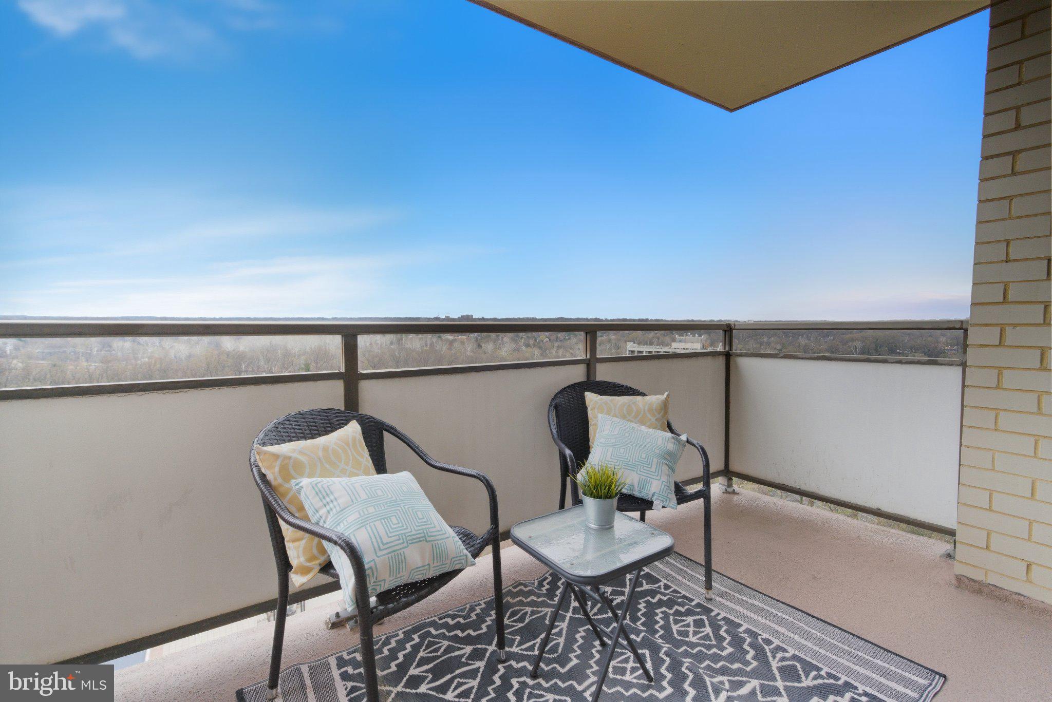 PROMENADE TOWERS - Residential