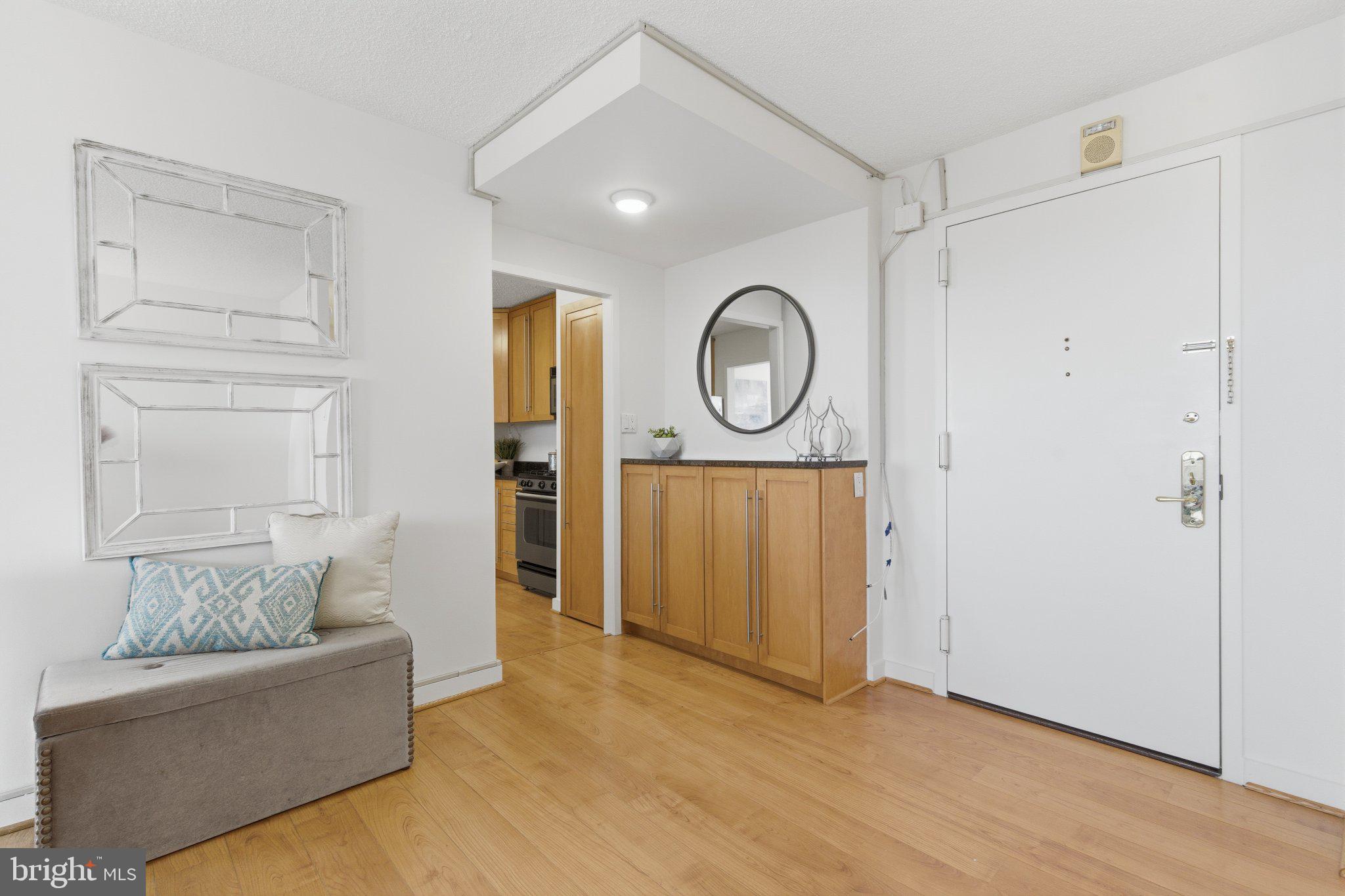 PROMENADE TOWERS - Residential