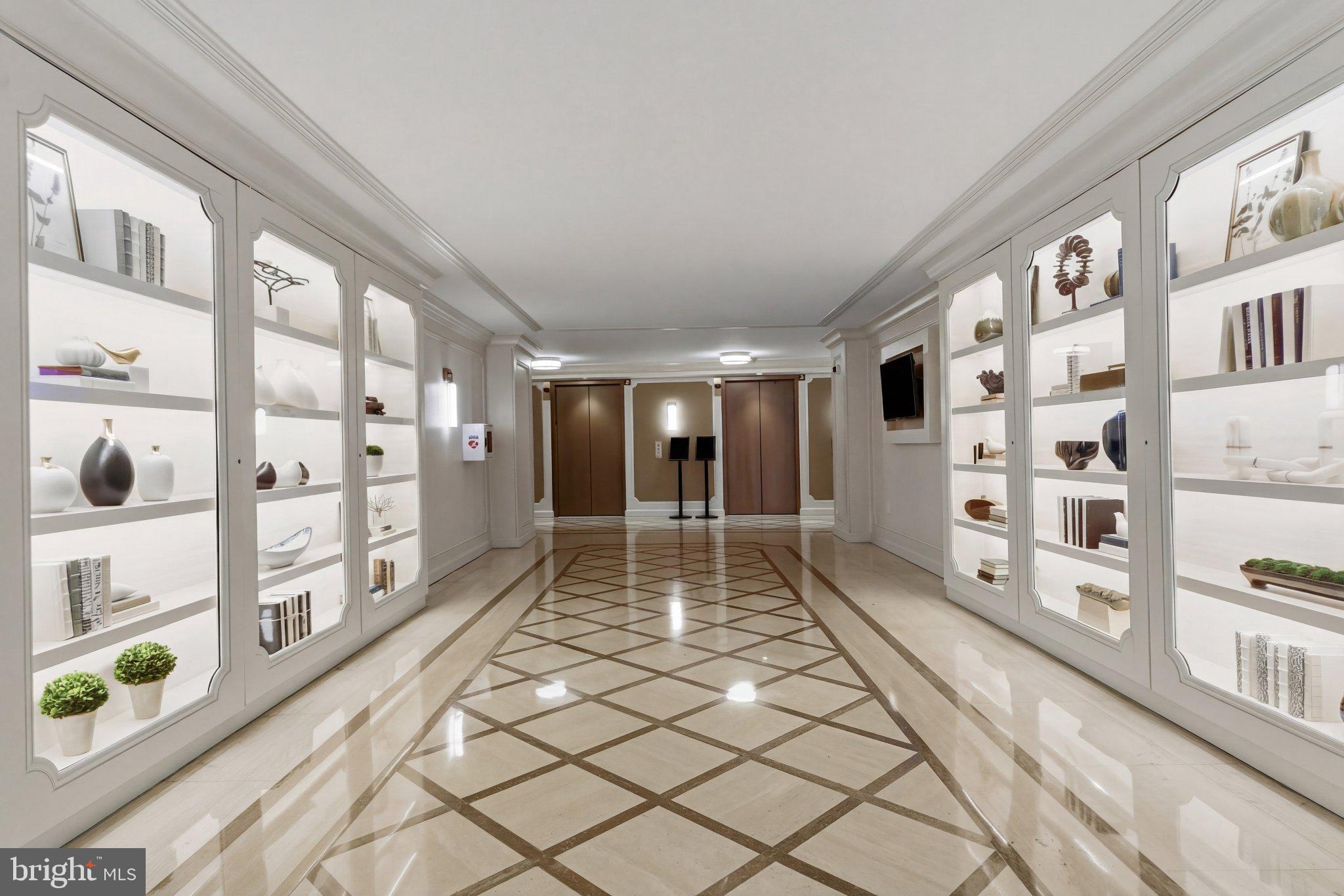 PROMENADE TOWERS - Residential