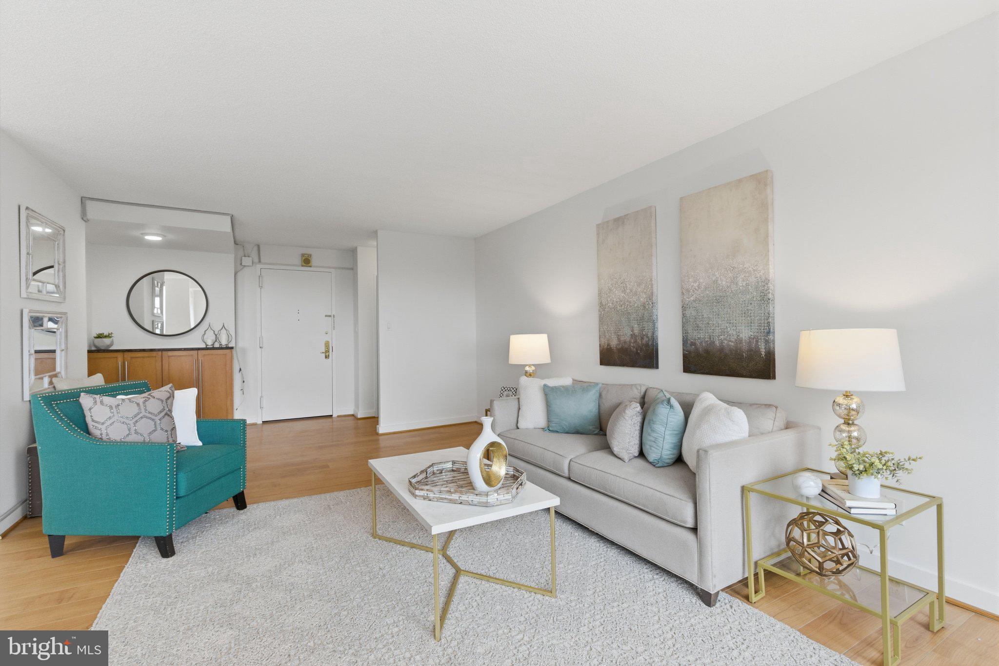 PROMENADE TOWERS - Residential