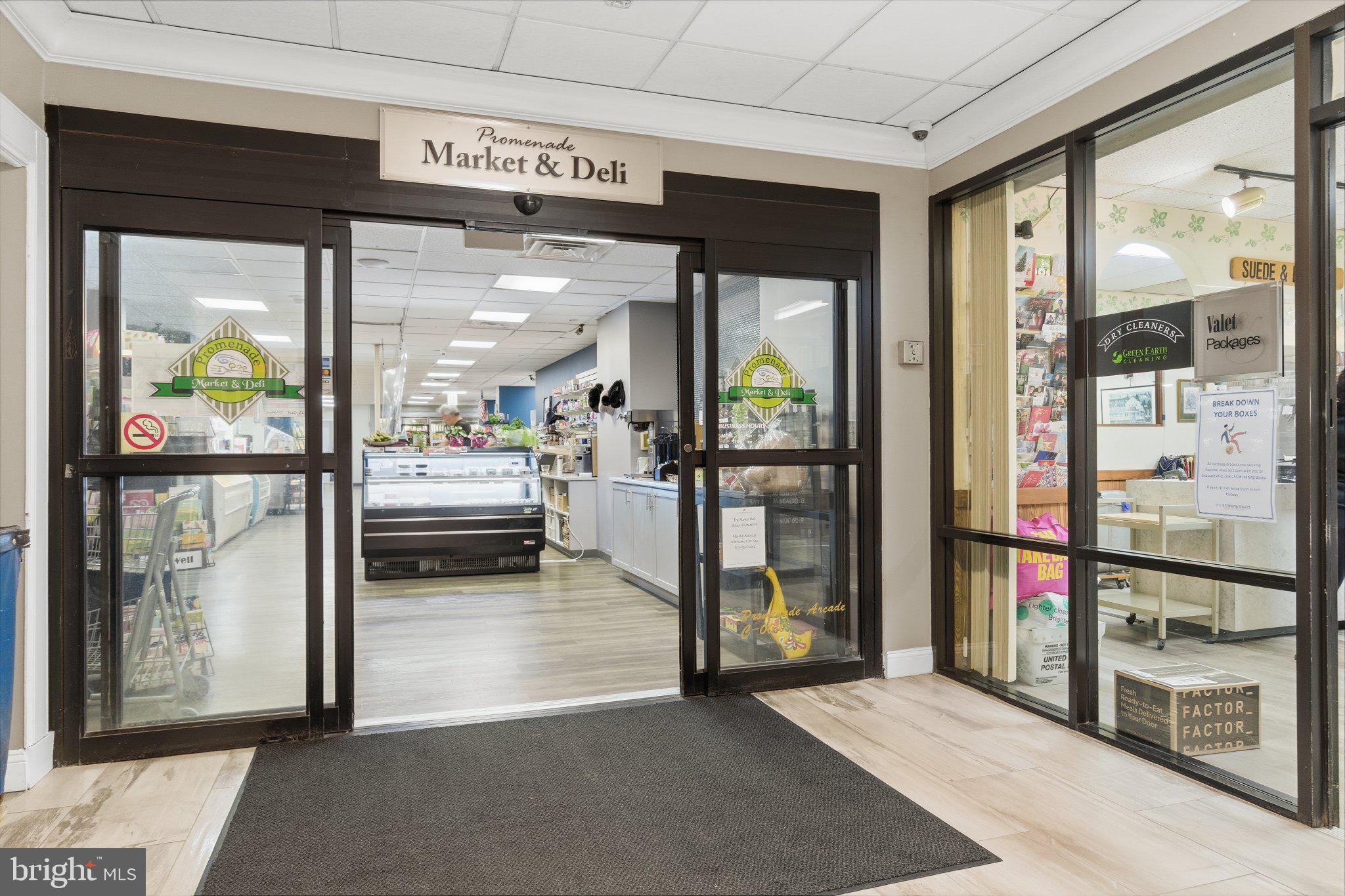 PROMENADE TOWERS - Residential