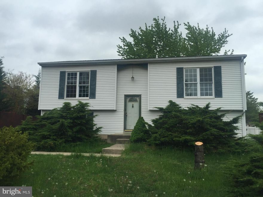 4BR, 2BA split foyer in Bay Country community.  Investor Alert - new windows, siding, great screened porch/covered deck and large level nicely landscaped yard.  Lot's of space and generally good condition . . updated systems . . .ready for your updates.  Sold AS IS and priced to sell! Call CSS - Go & Show