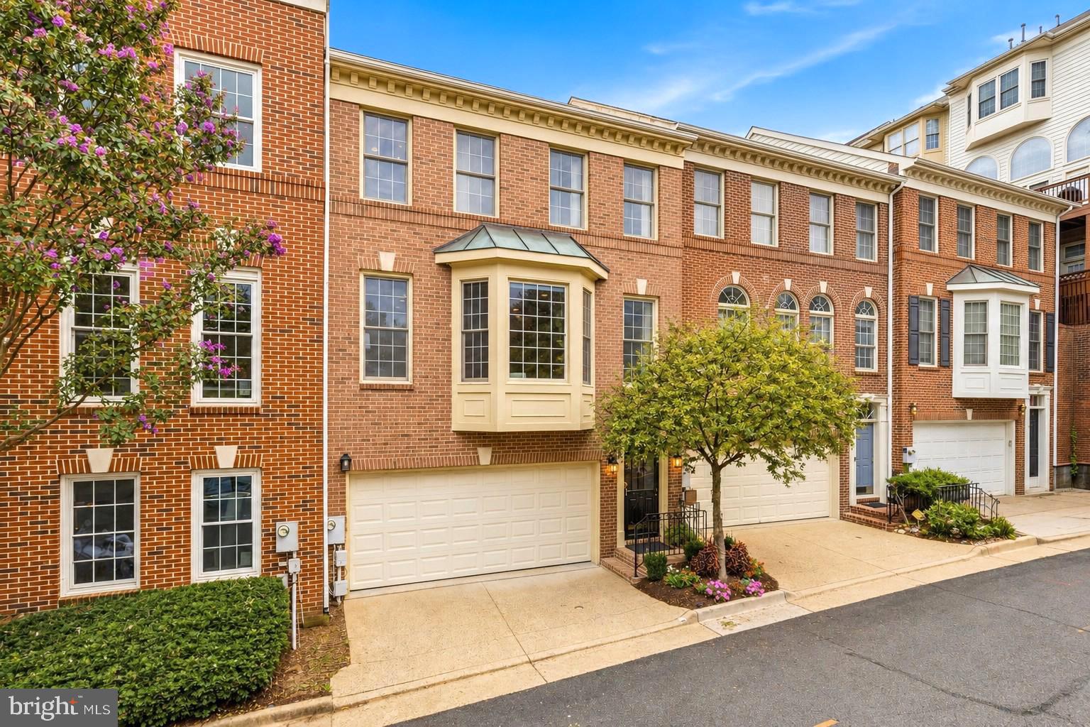 2536 GADSBY PLACE