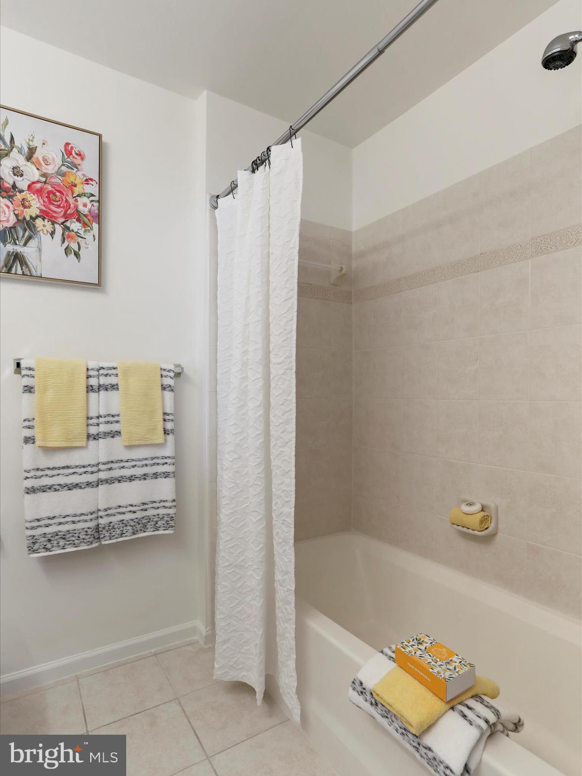 LAKELAND PLACE - Residential