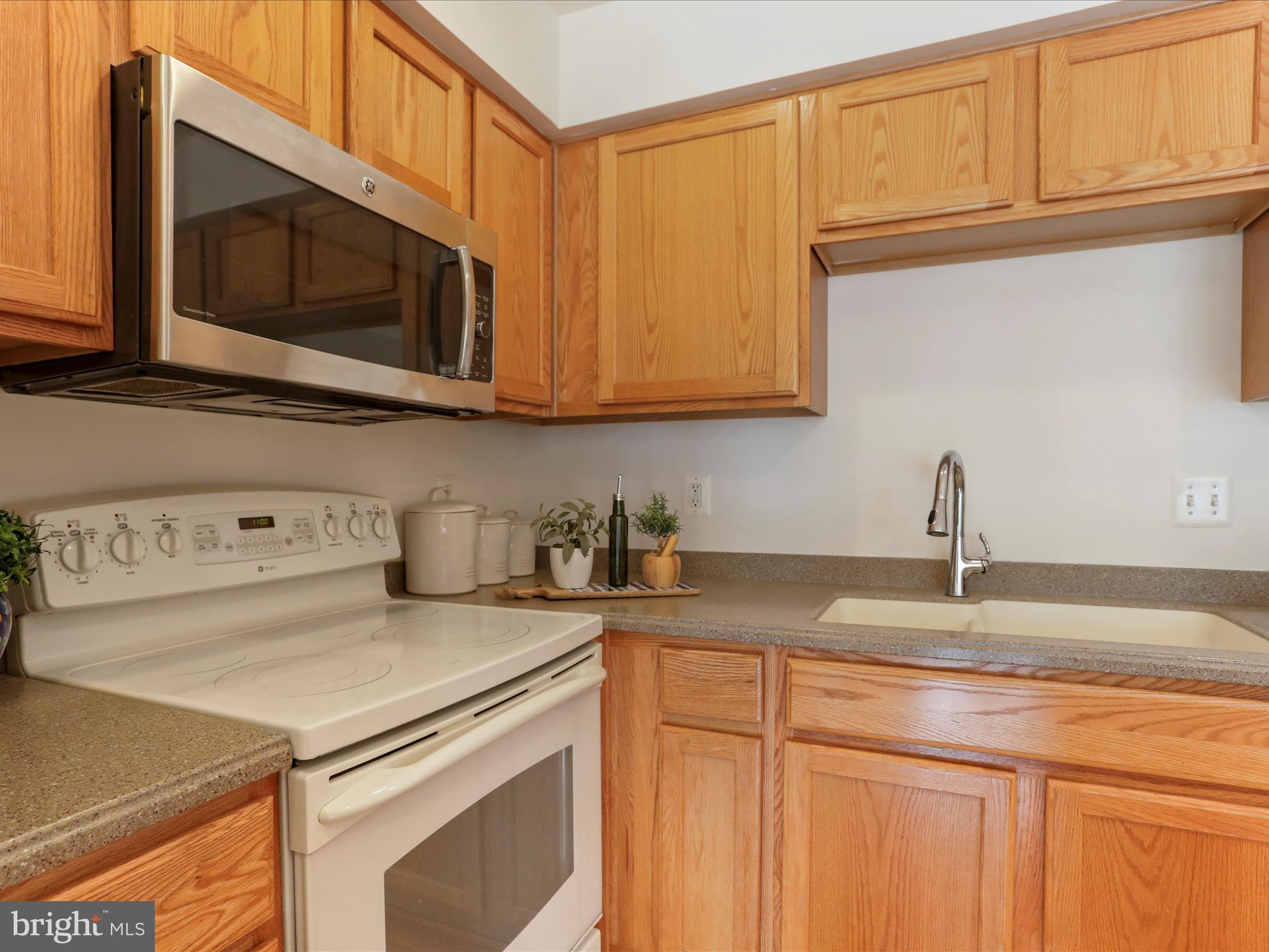 LAKELAND PLACE - Residential