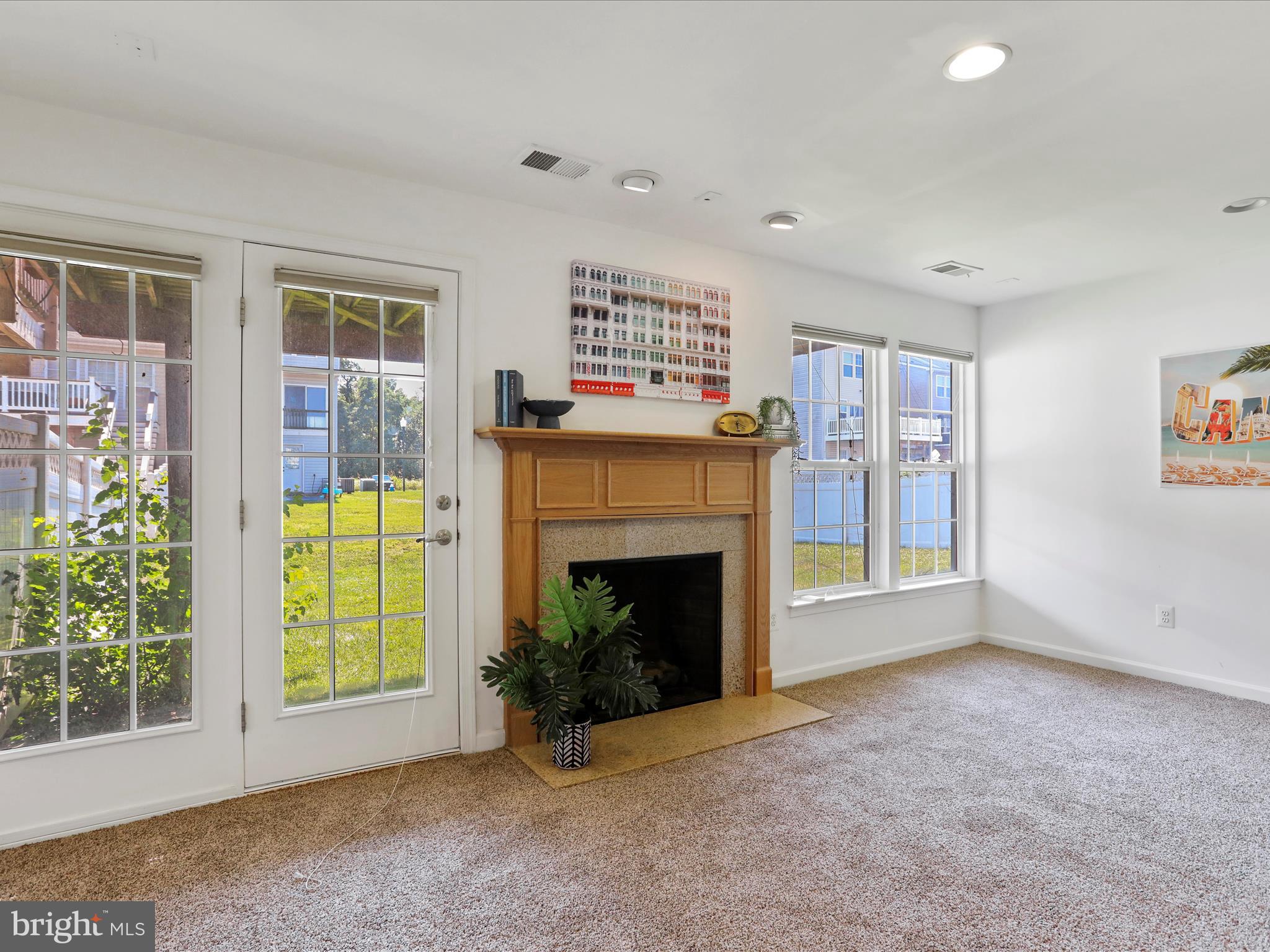 LAKELAND PLACE - Residential