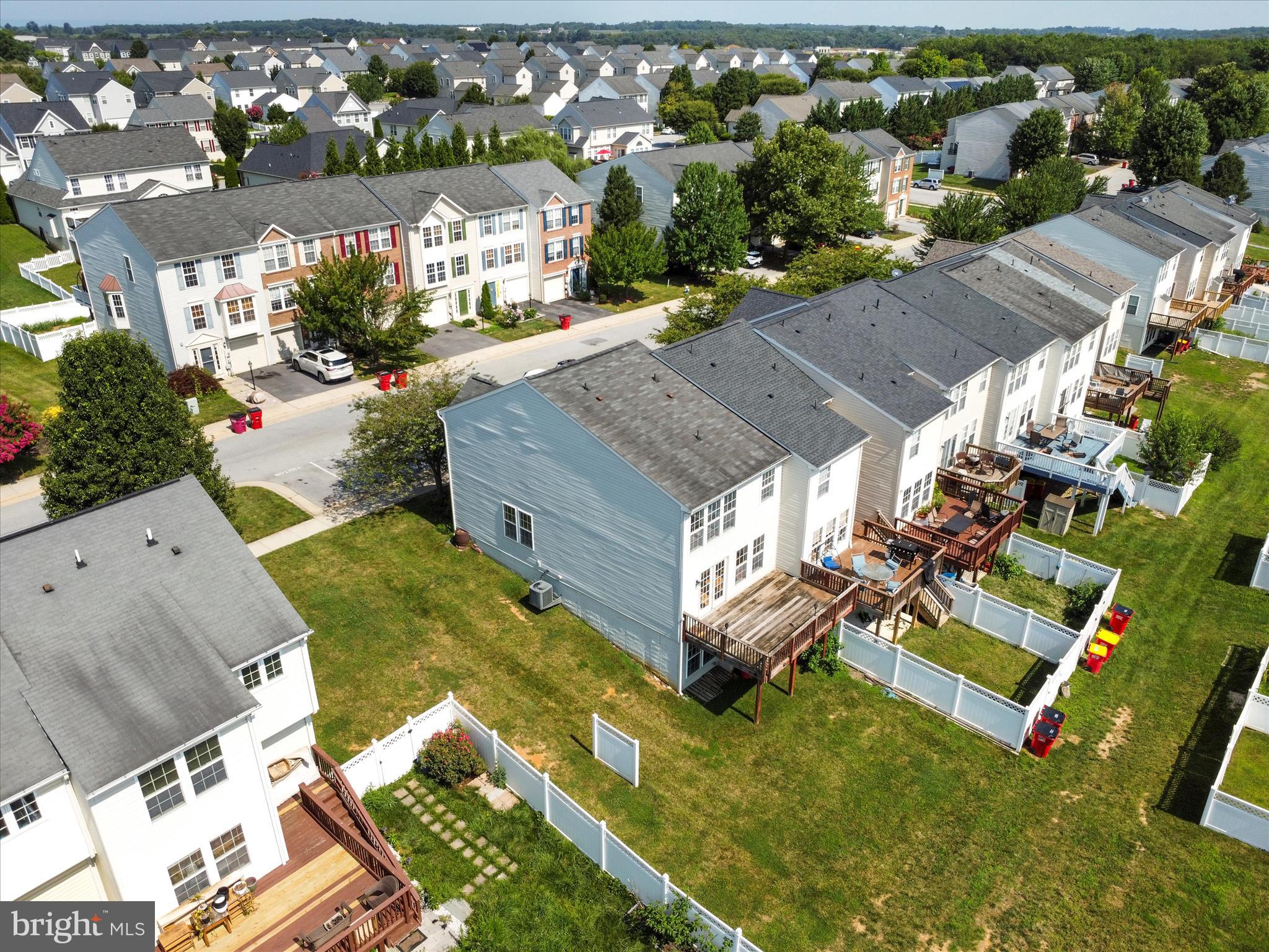 LAKELAND PLACE - Residential