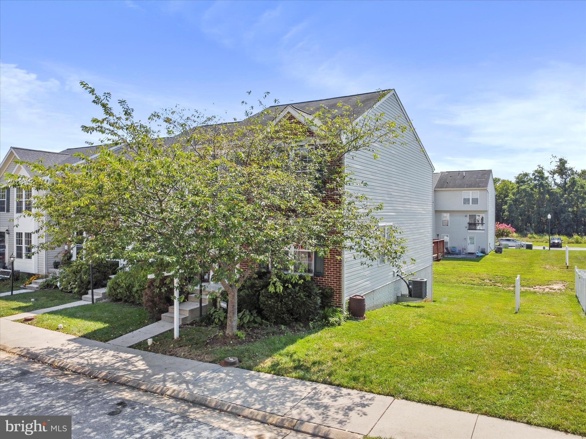 LAKELAND PLACE - Residential