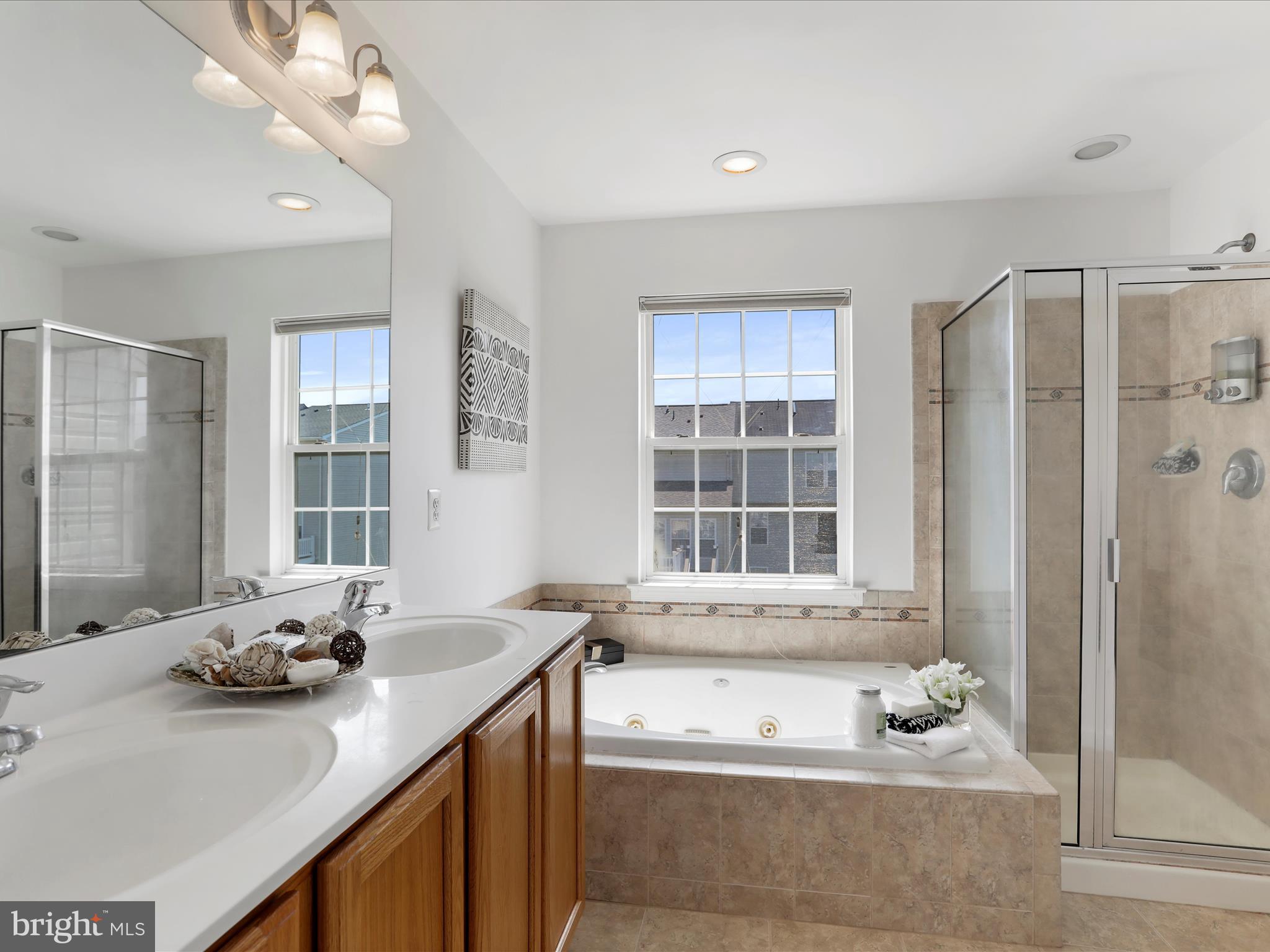 LAKELAND PLACE - Residential