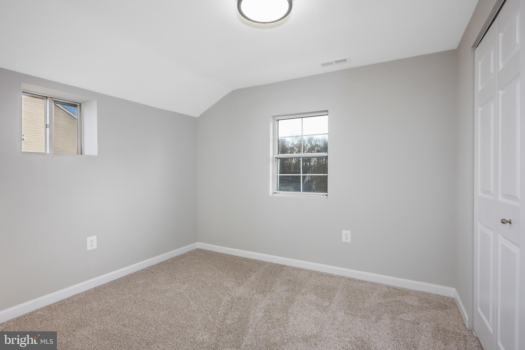 OLIVER BEACH - Residential