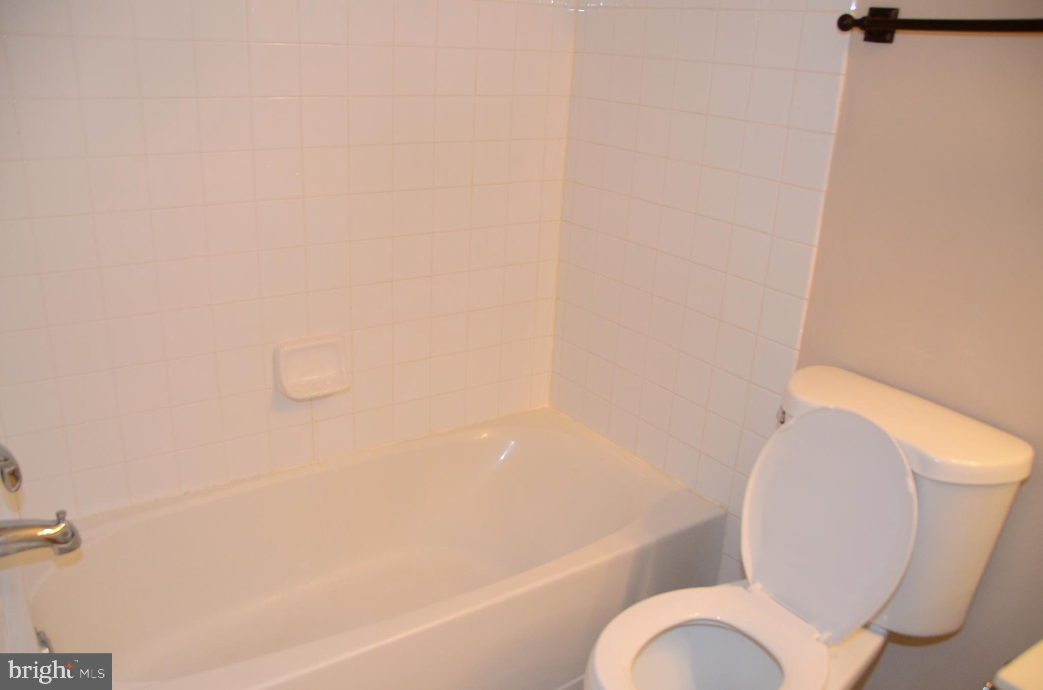 LOUDOUN PARKWAY CENTER - Residential Lease