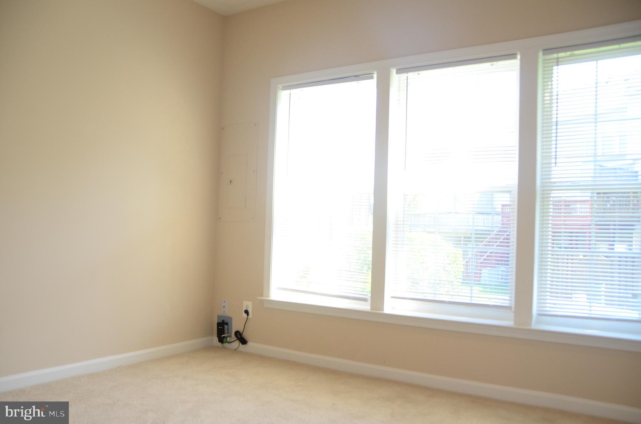 LOUDOUN PARKWAY CENTER - Residential Lease