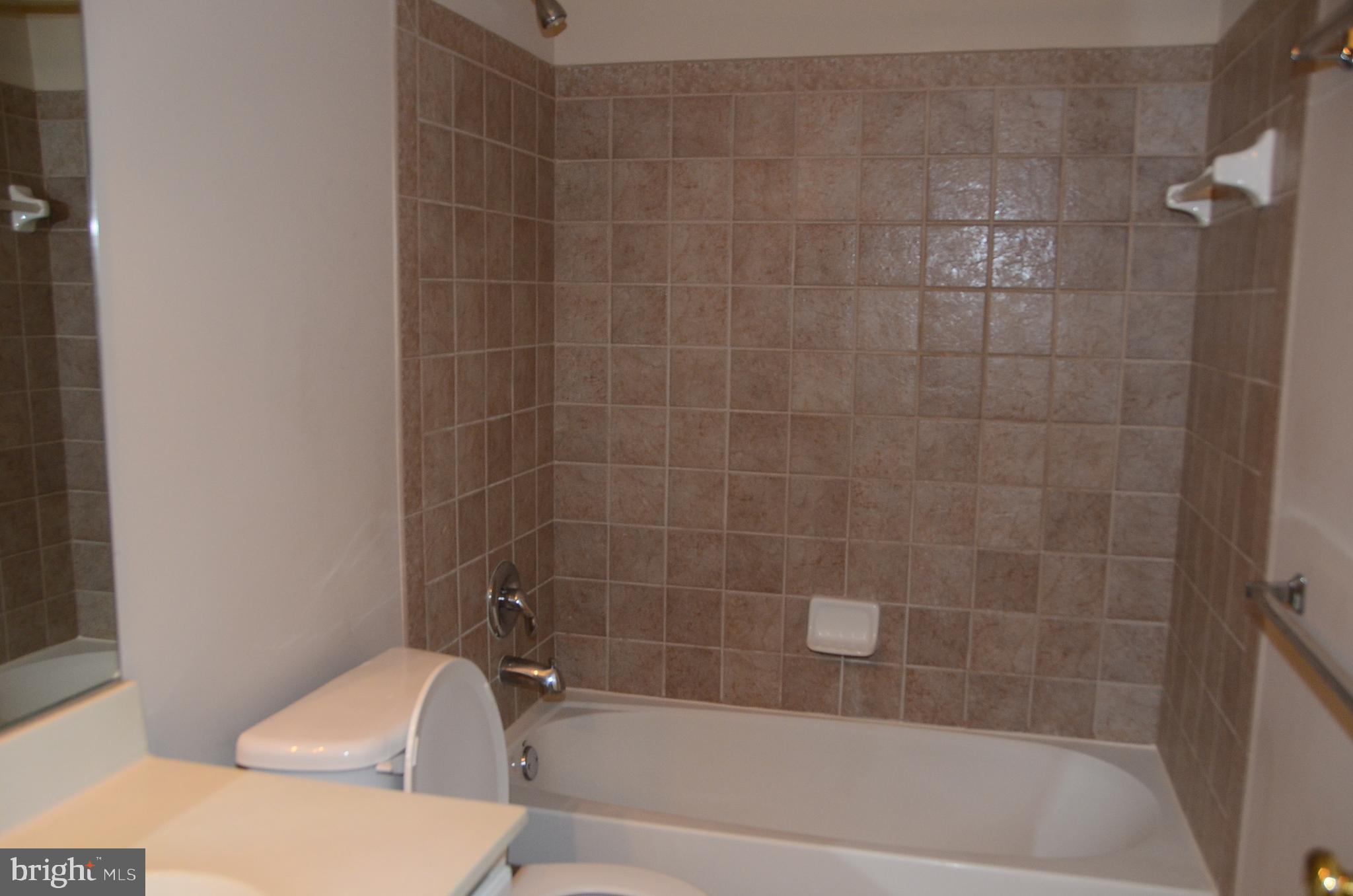 LOUDOUN PARKWAY CENTER - Residential Lease