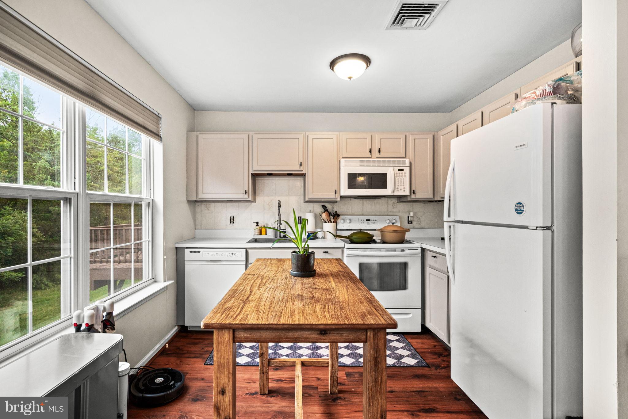 1160 PIN OAK DRIVE