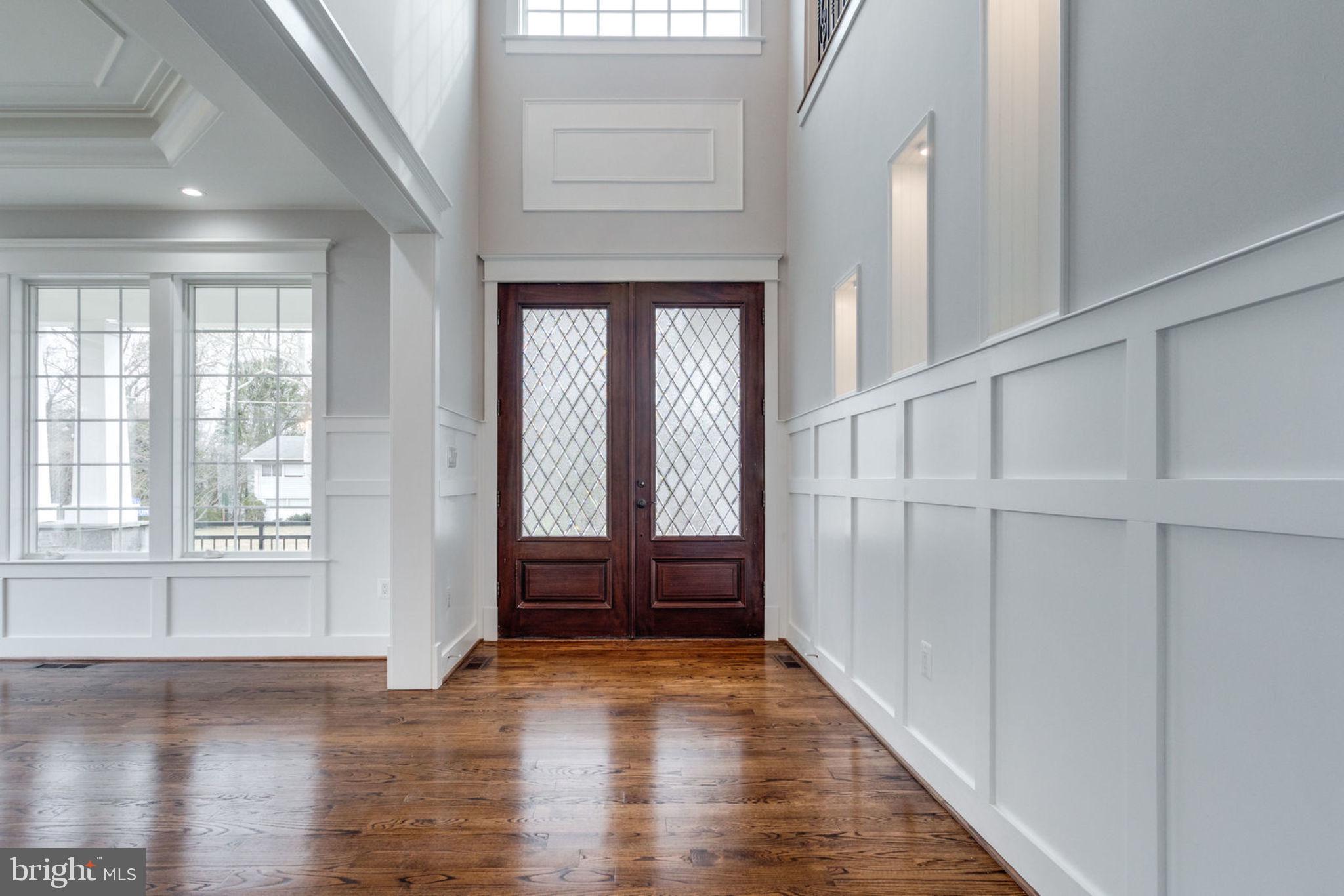 MCLEAN MANOR - Residential