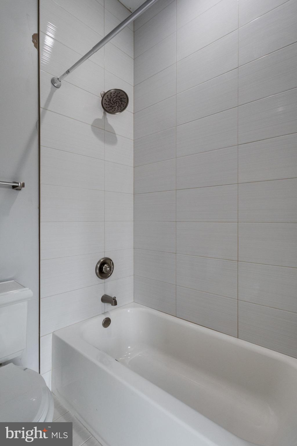 MCLEAN MANOR - Residential