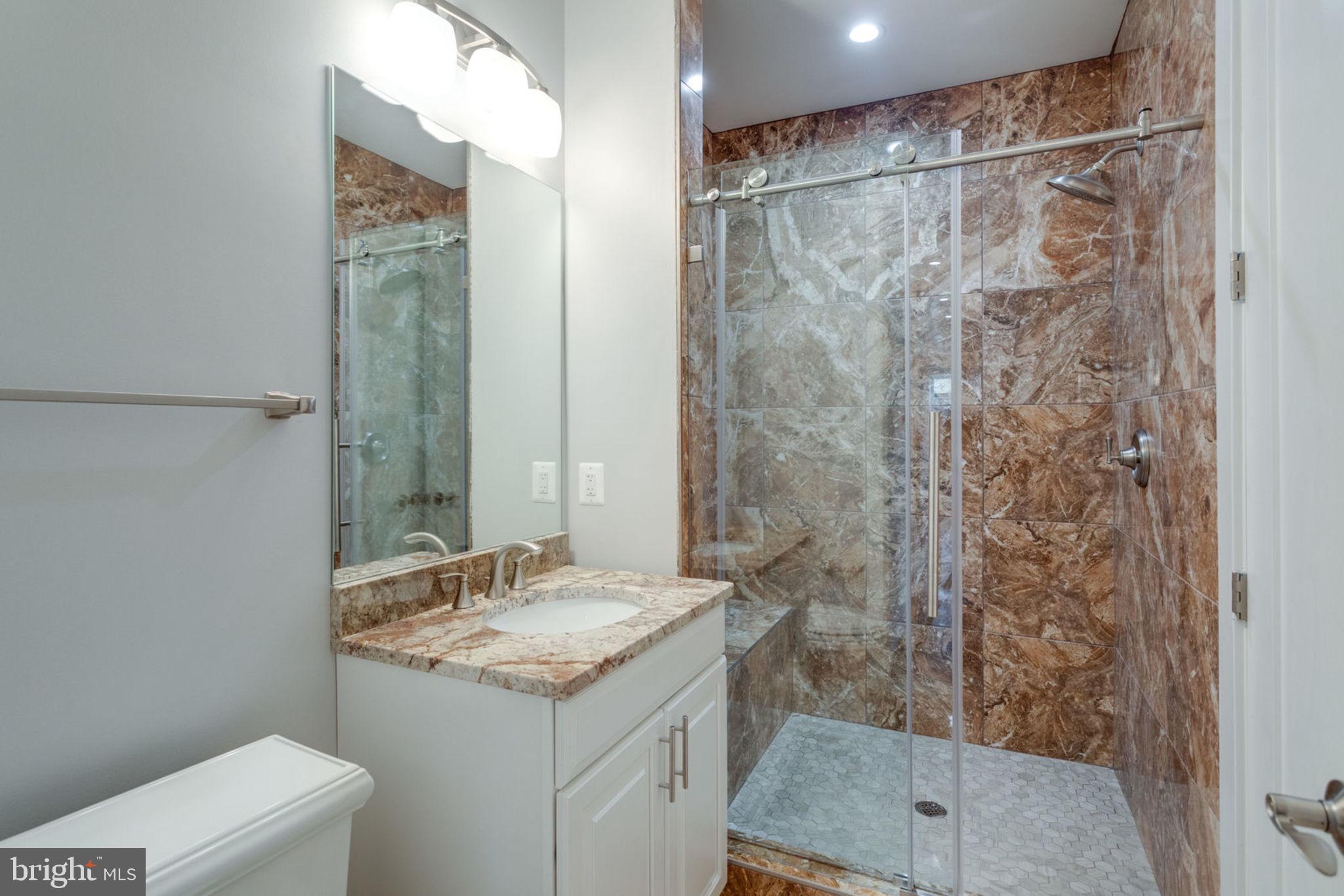 MCLEAN MANOR - Residential