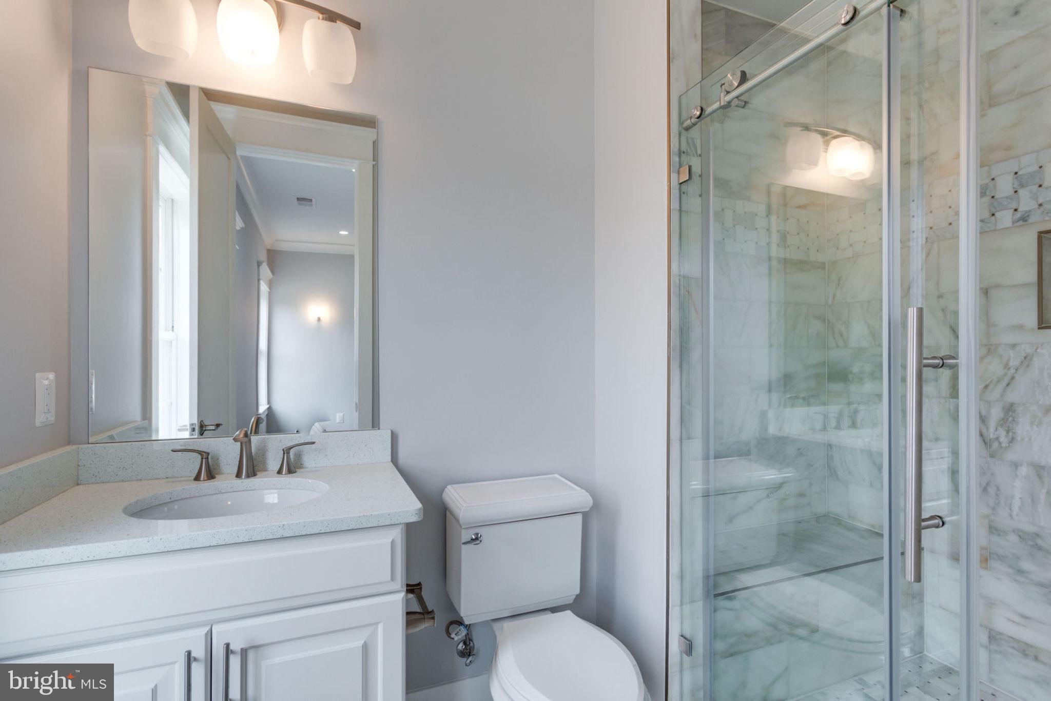 MCLEAN MANOR - Residential