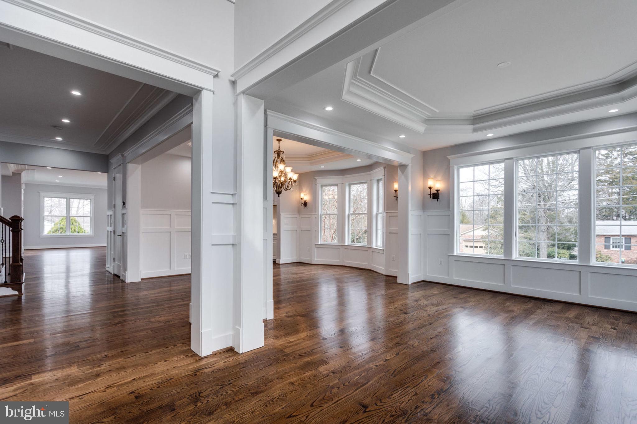 MCLEAN MANOR - Residential