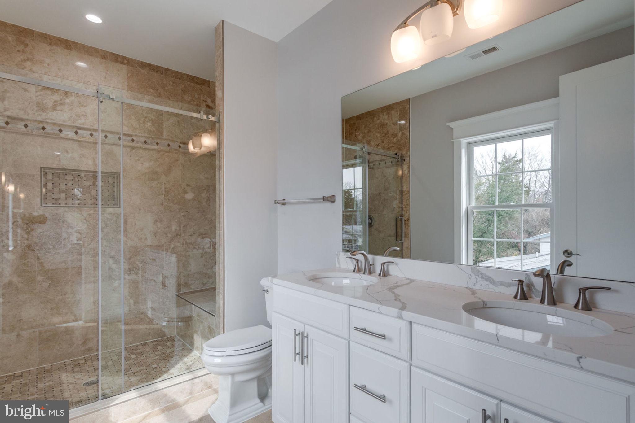 MCLEAN MANOR - Residential