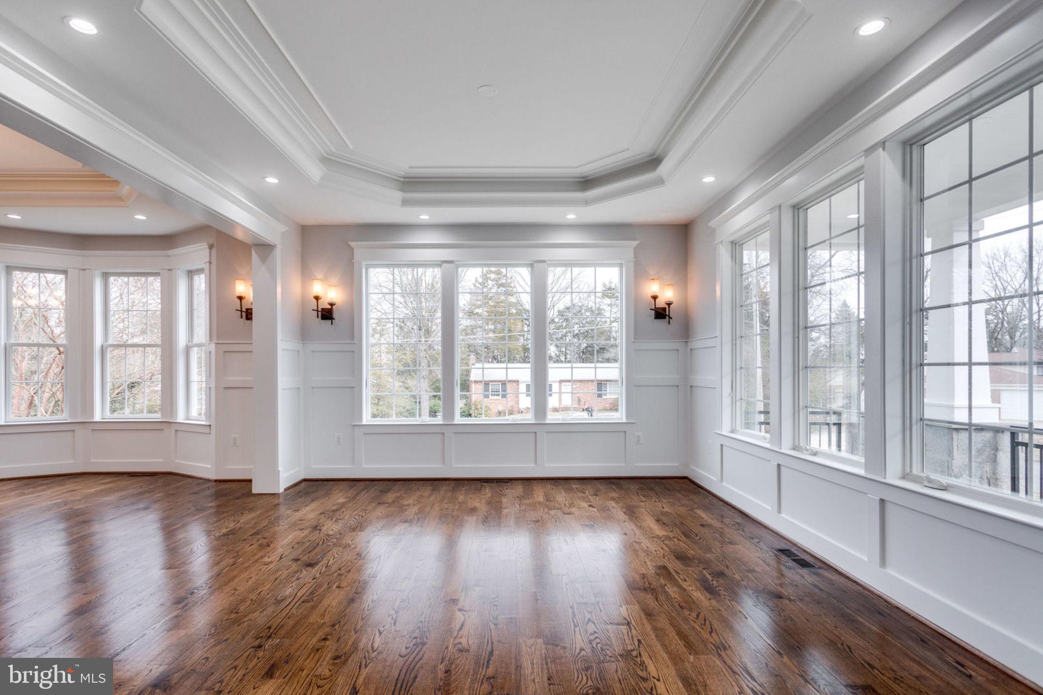 MCLEAN MANOR - Residential