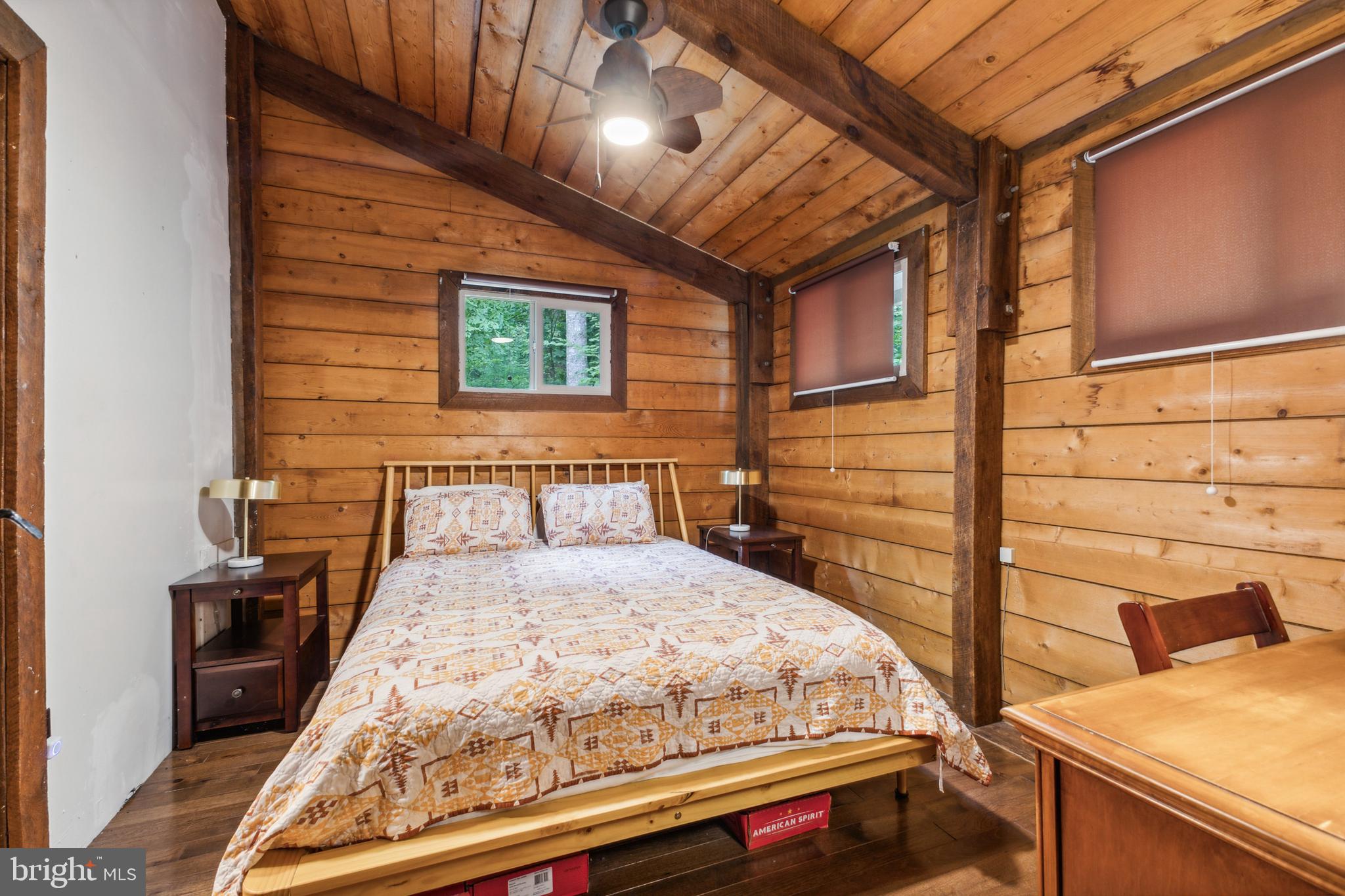 MIDDLE RIVER RETREAT - Residential