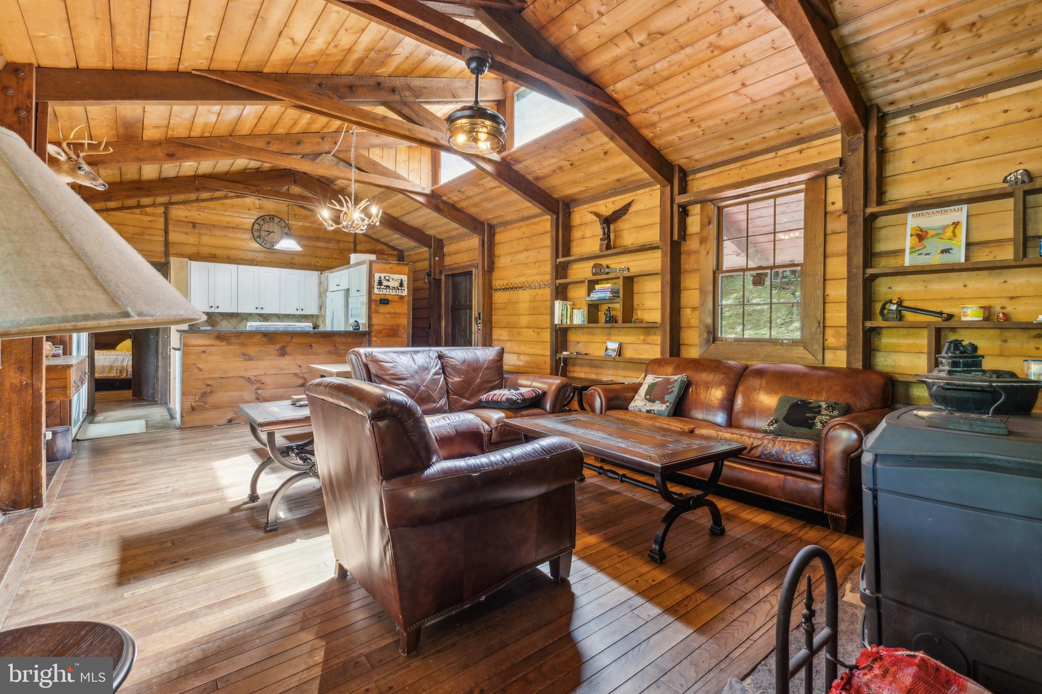 MIDDLE RIVER RETREAT - Residential