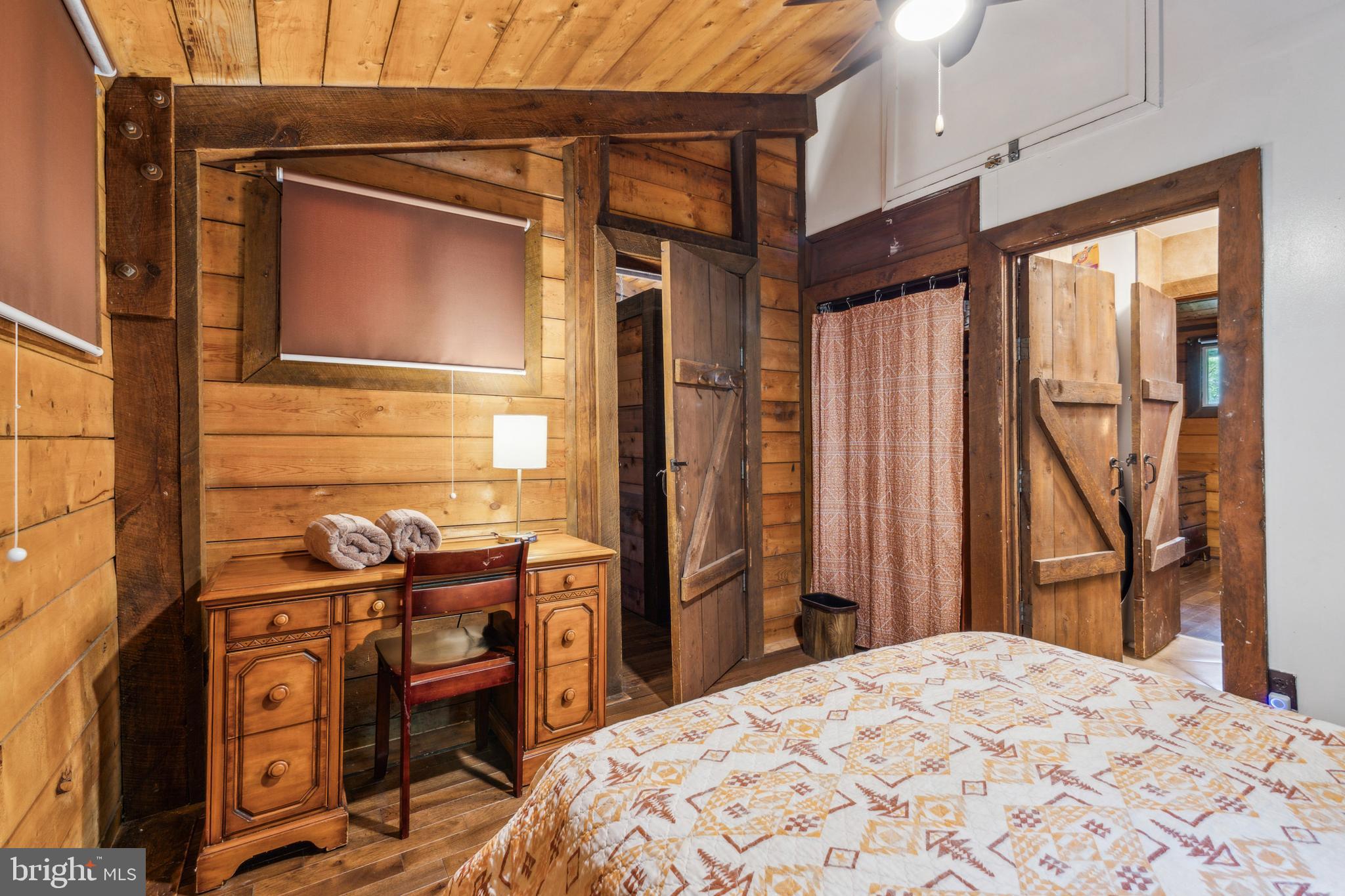 MIDDLE RIVER RETREAT - Residential