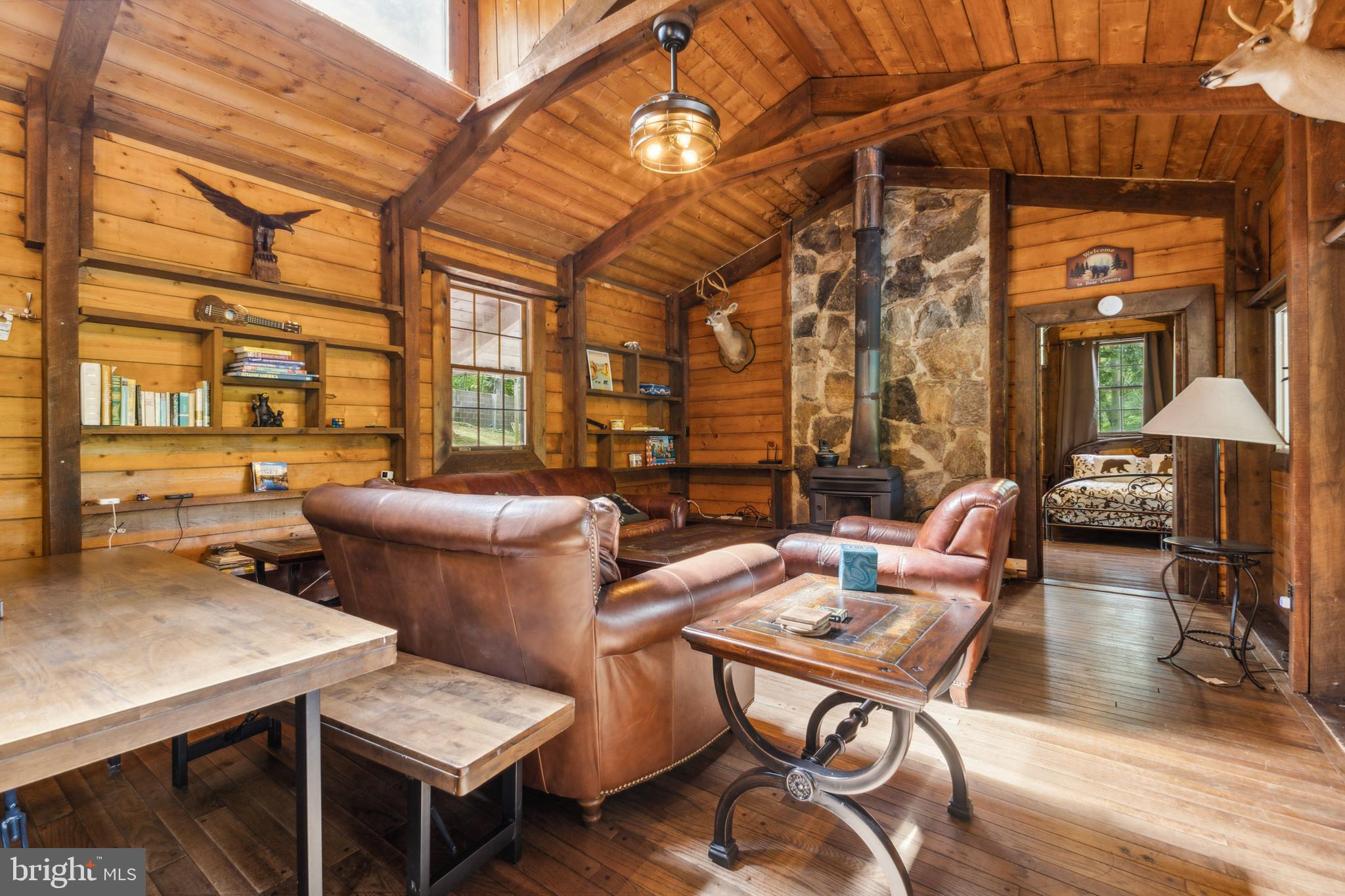 MIDDLE RIVER RETREAT - Residential