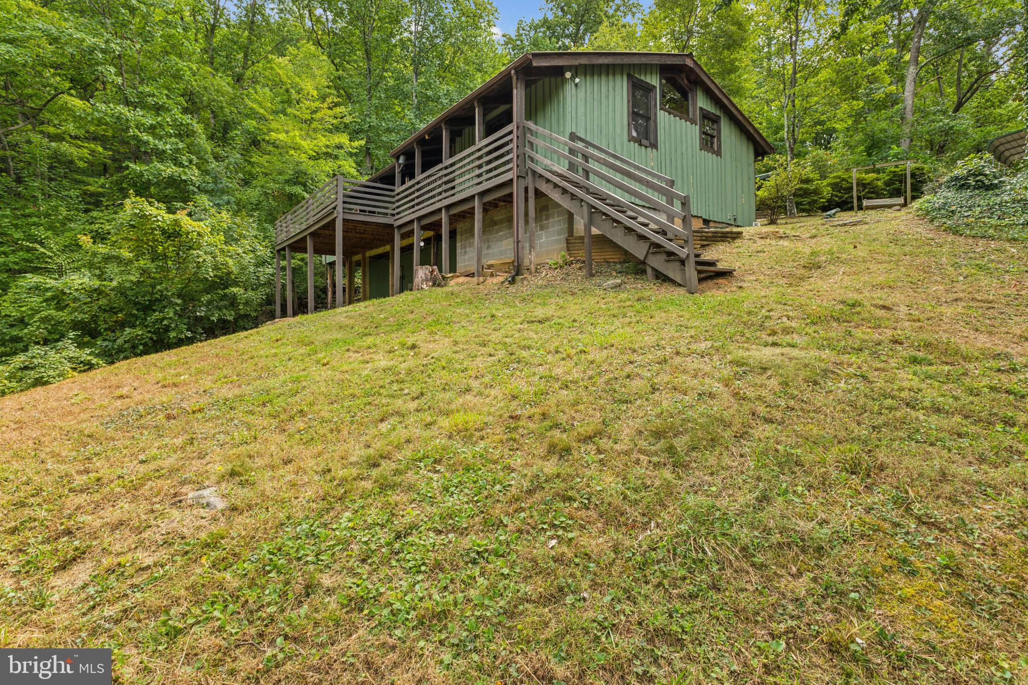 MIDDLE RIVER RETREAT - Residential