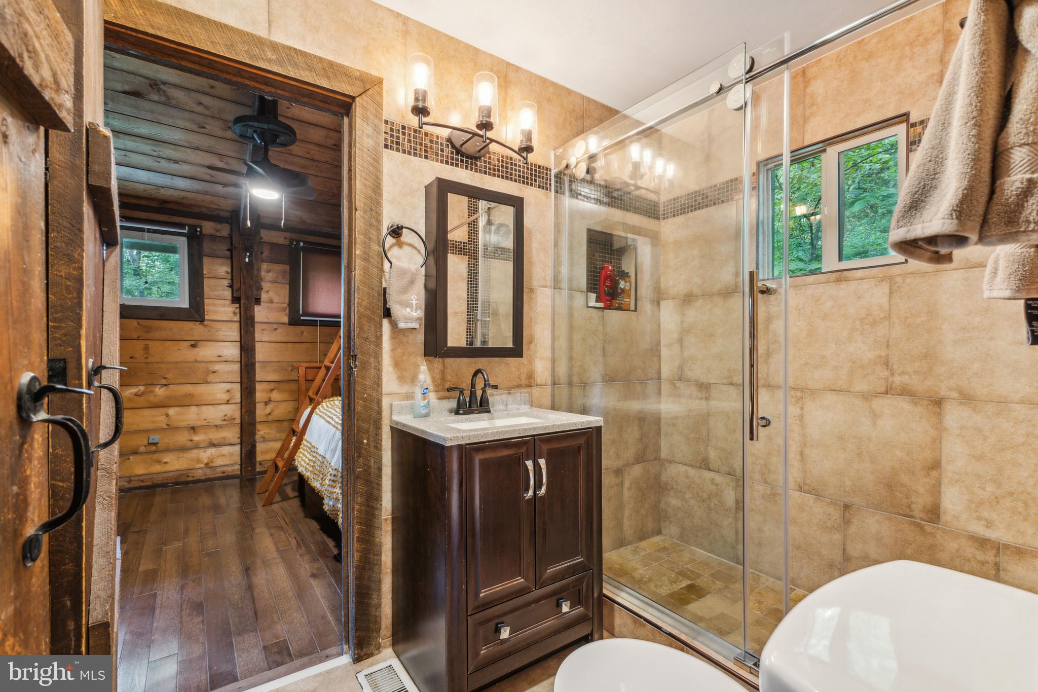 MIDDLE RIVER RETREAT - Residential