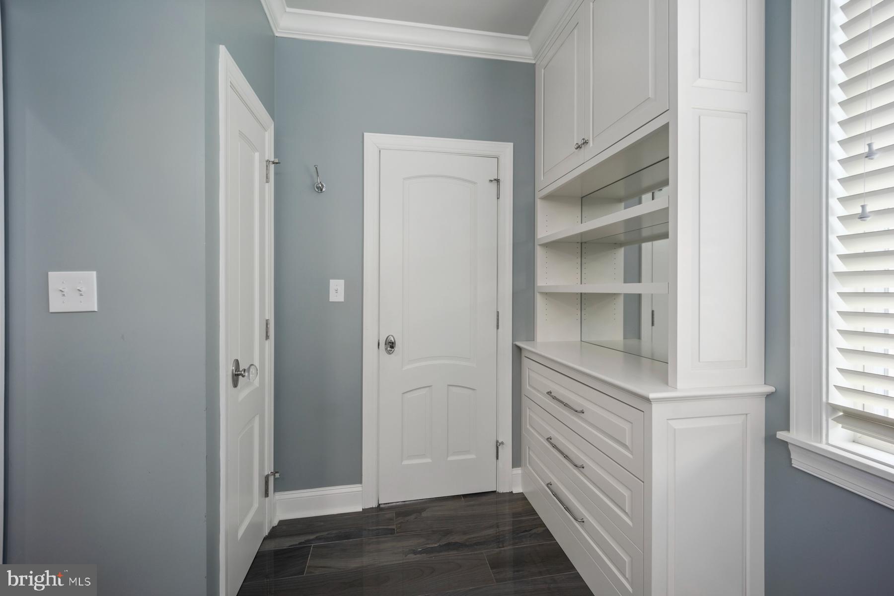 WATERSIDE - Residential Income