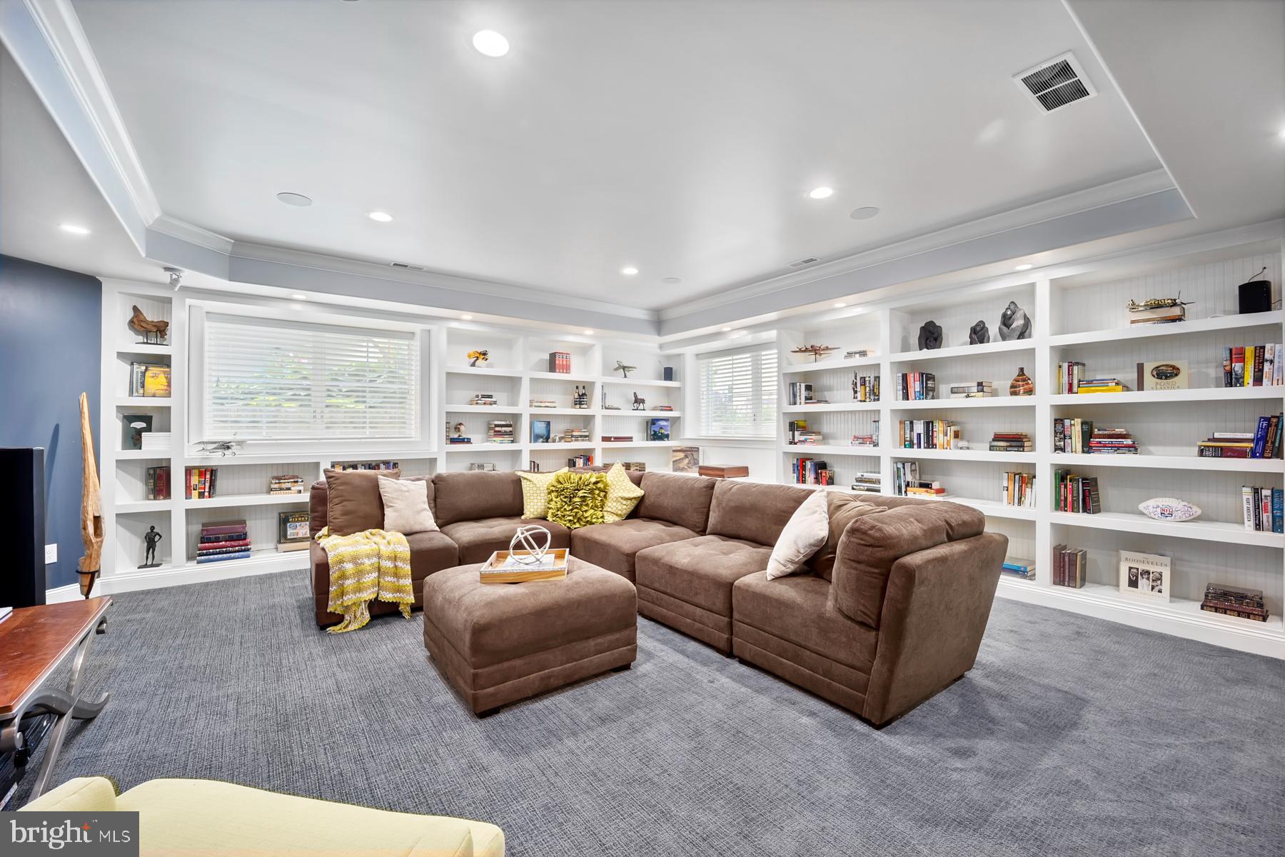 WATERSIDE - Residential Income