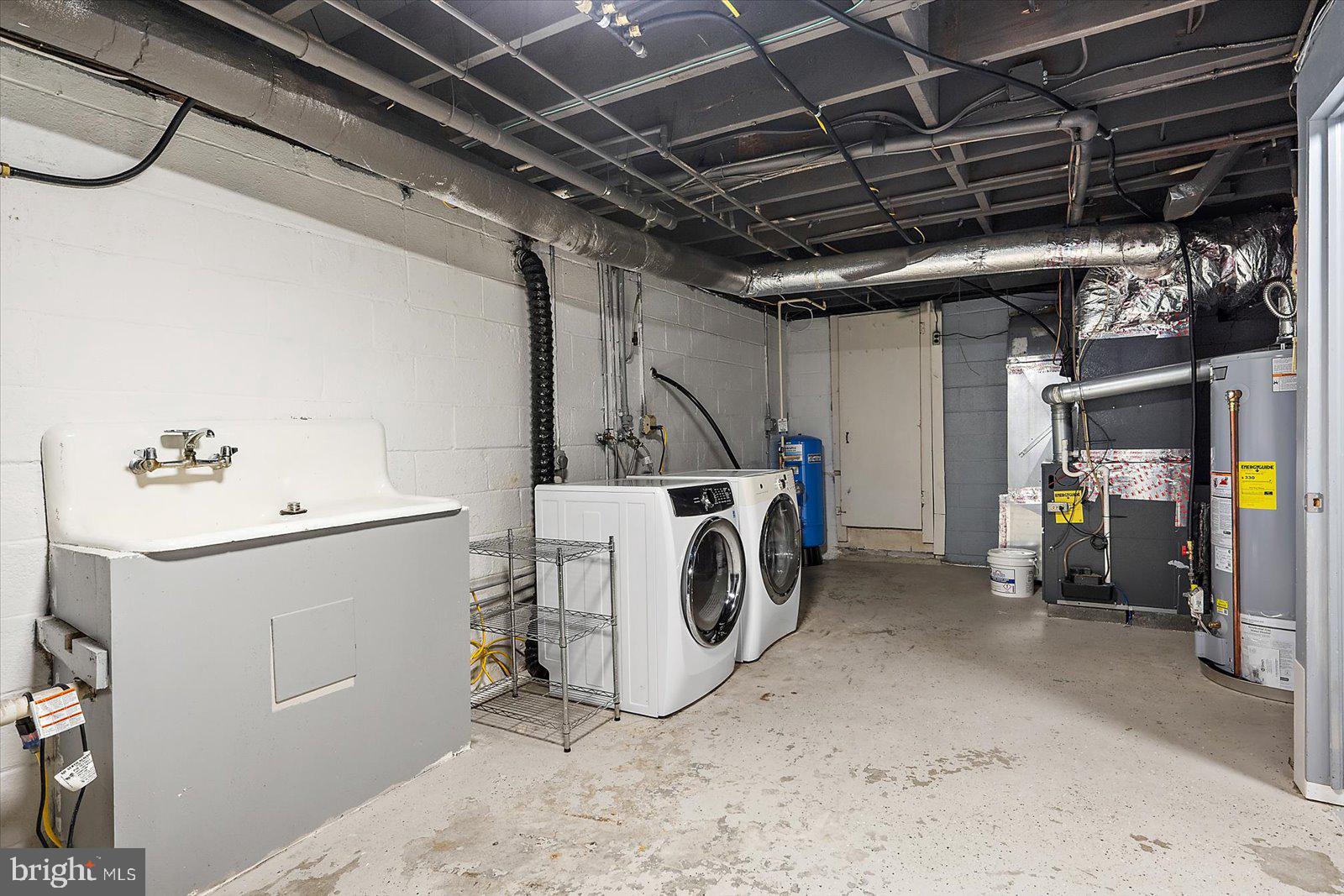 TONY TANK - Residential